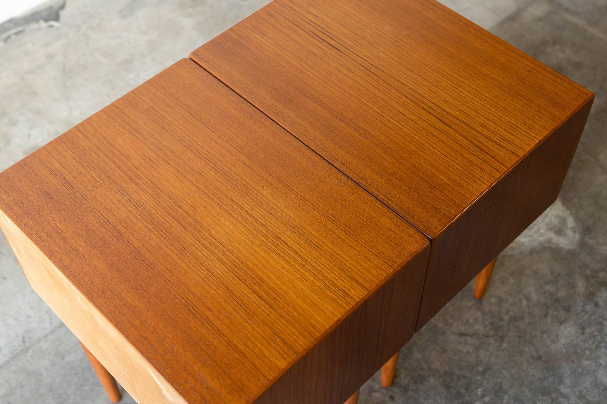 Johannes Andersen for Dyrlund Teak Nightstands 'A Pair' 3