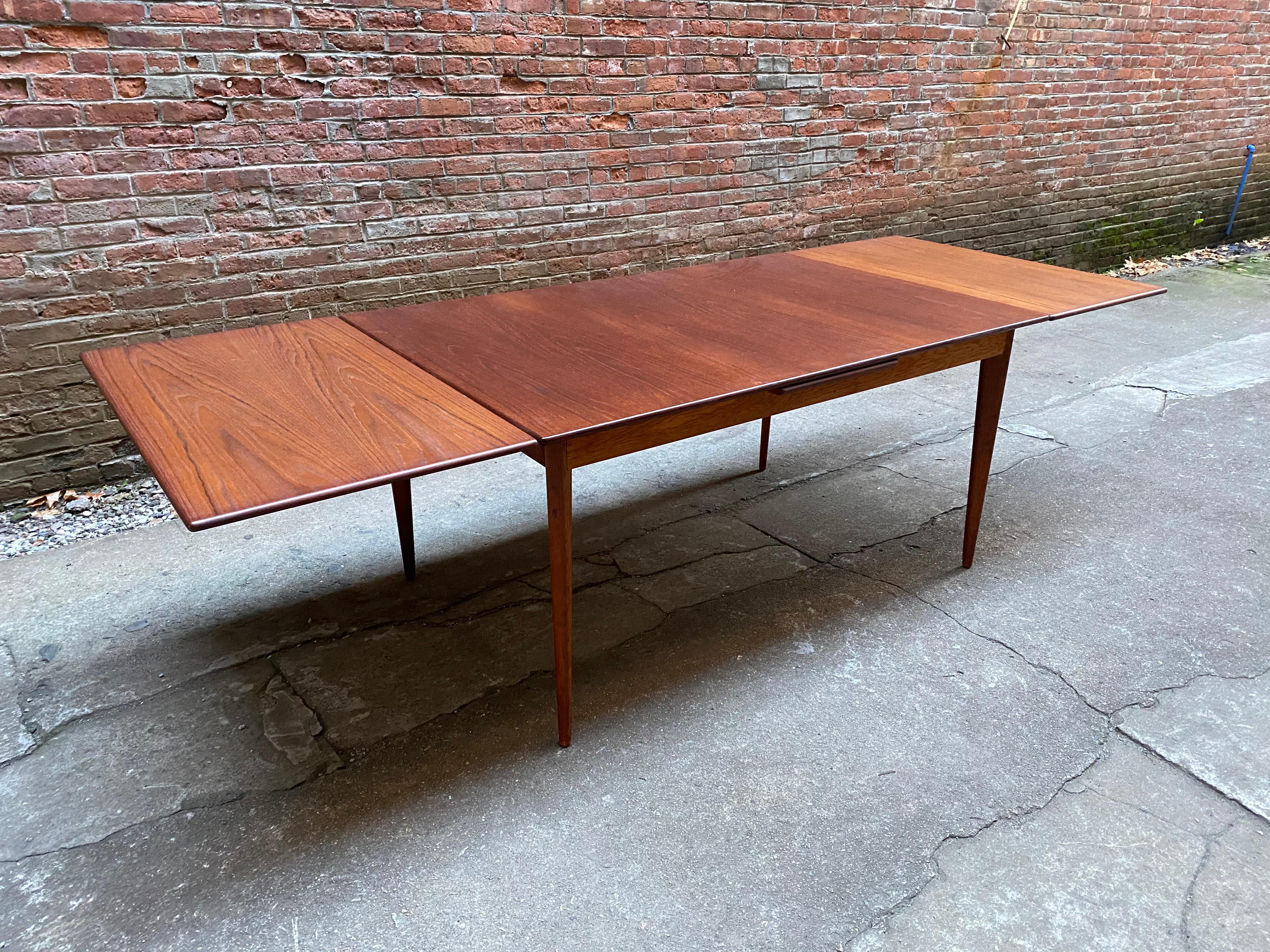 Johannes Andersen for Moreddi Teak Table and Chairs In Good Condition In Garnerville, NY