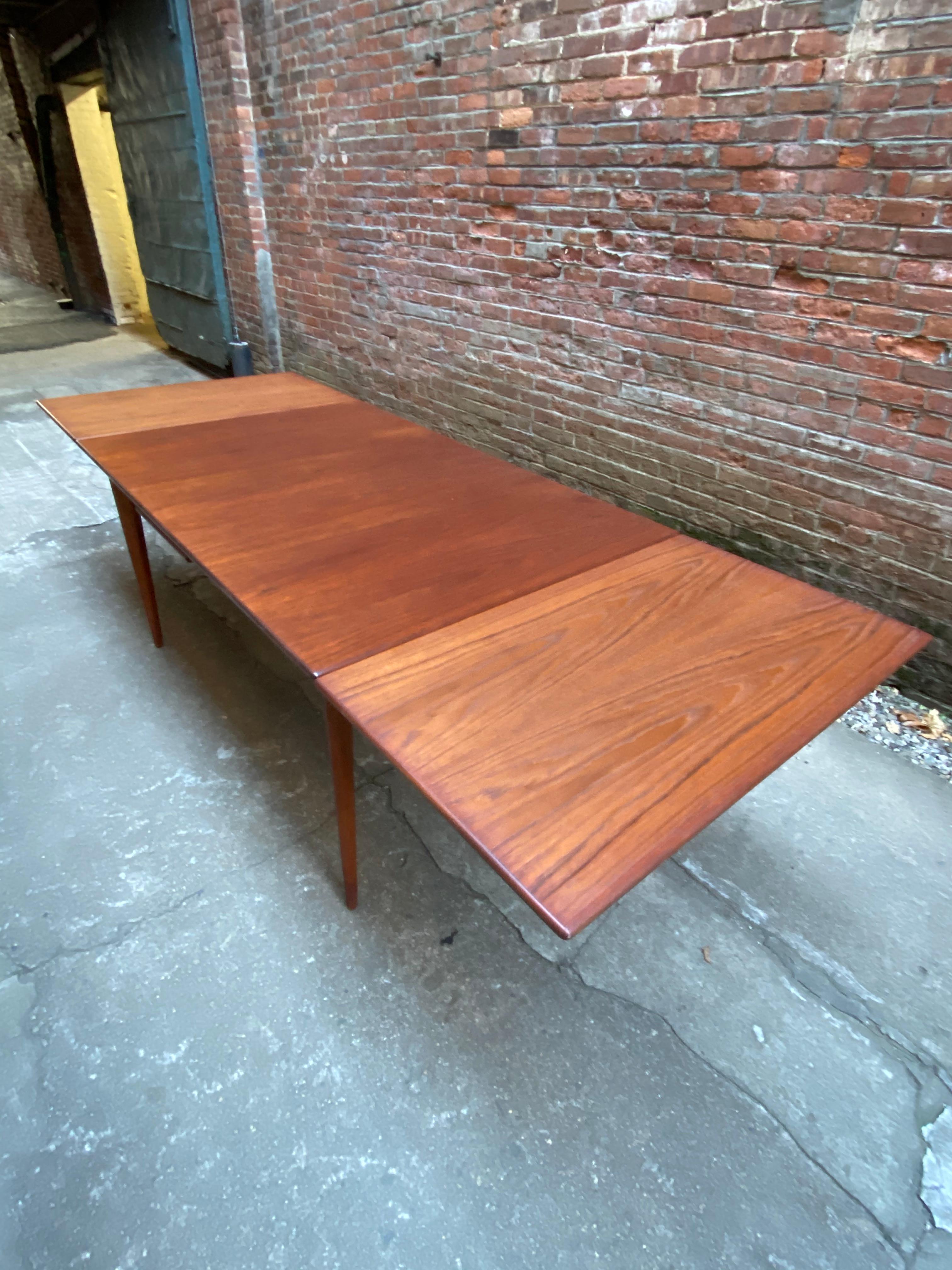 Mid-20th Century Johannes Andersen for Moreddi Teak Table and Chairs