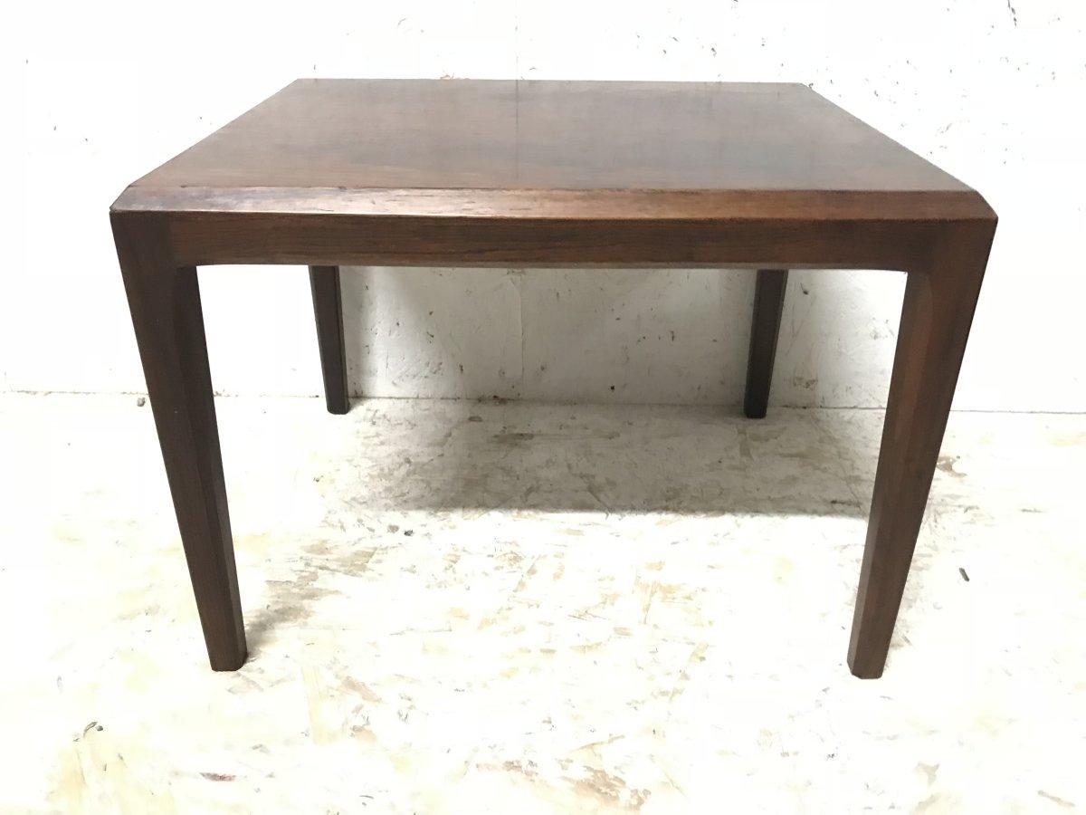 A Johannes Andersen for Silkeborg 1960s Danish design rosewood occasional table
with original CFC Silkeborg metal label to the underneath.
Beautiful mirrored rosewood

Andersen became a certified cabinet maker in 1922. By the mid-1930s, Danish