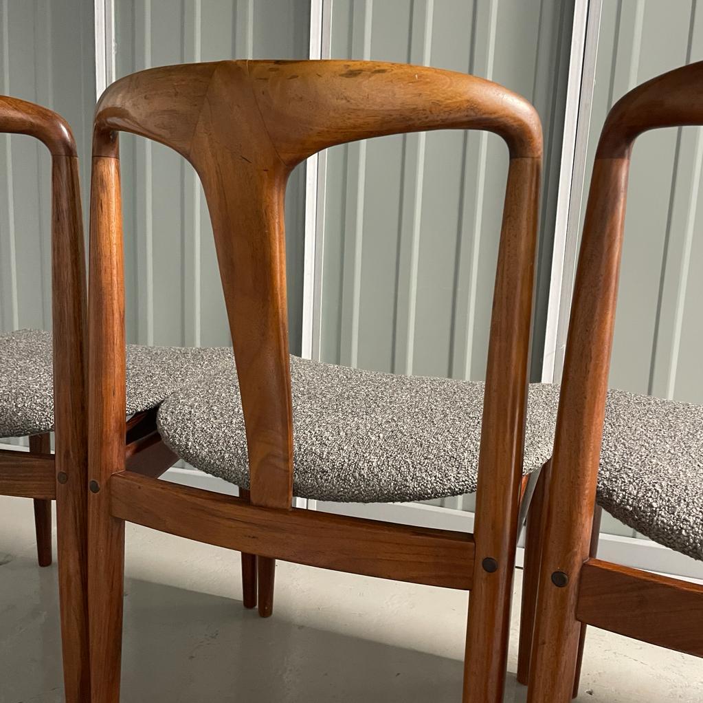 Johannes Andersen for Uldum Møbelfabrik Dining Chairs In Good Condition For Sale In London, GB