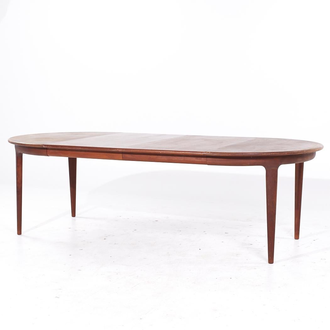 Table de salle à manger danoise extensible en teck avec 2 couches, Johannes Andersen pour Uldum MCM en vente 3