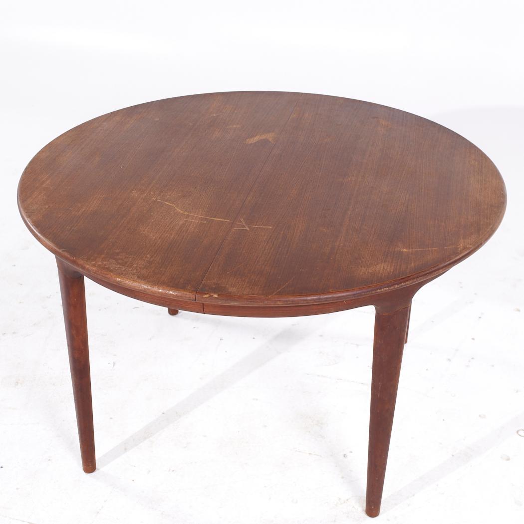 Danois Table de salle à manger danoise extensible en teck avec 2 couches, Johannes Andersen pour Uldum MCM en vente