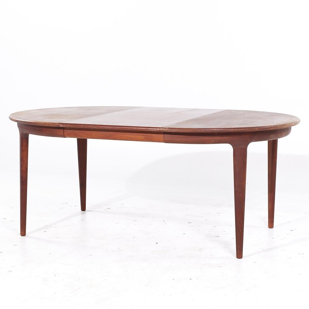 Teck Table de salle à manger danoise extensible en teck avec 2 couches, Johannes Andersen pour Uldum MCM en vente