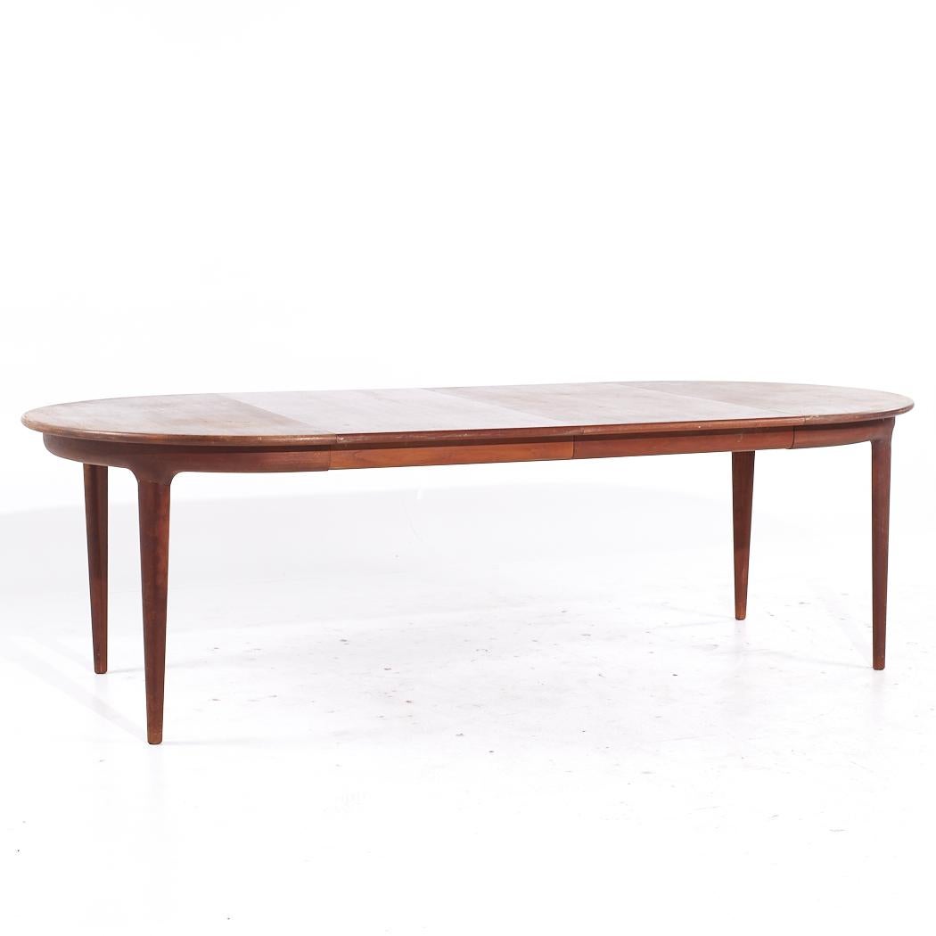 Table de salle à manger danoise extensible en teck avec 2 couches, Johannes Andersen pour Uldum MCM en vente 1