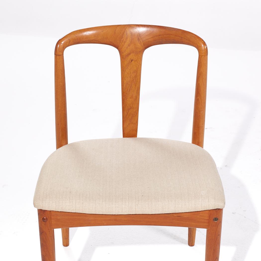 Johannes Andersen per Uldum Mobelfabrik MCM Sedie Juliane in teak - Set di 6 in vendita 3