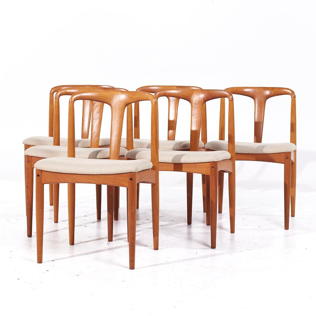 Mid-Century moderno Johannes Andersen per Uldum Mobelfabrik MCM Sedie Juliane in teak - Set di 6 in vendita