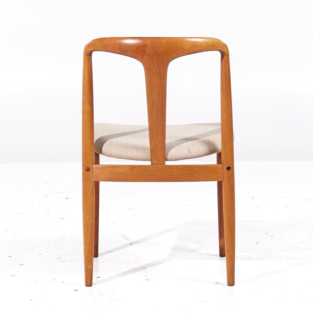 Johannes Andersen per Uldum Mobelfabrik MCM Sedie Juliane in teak - Set di 6 in vendita 1