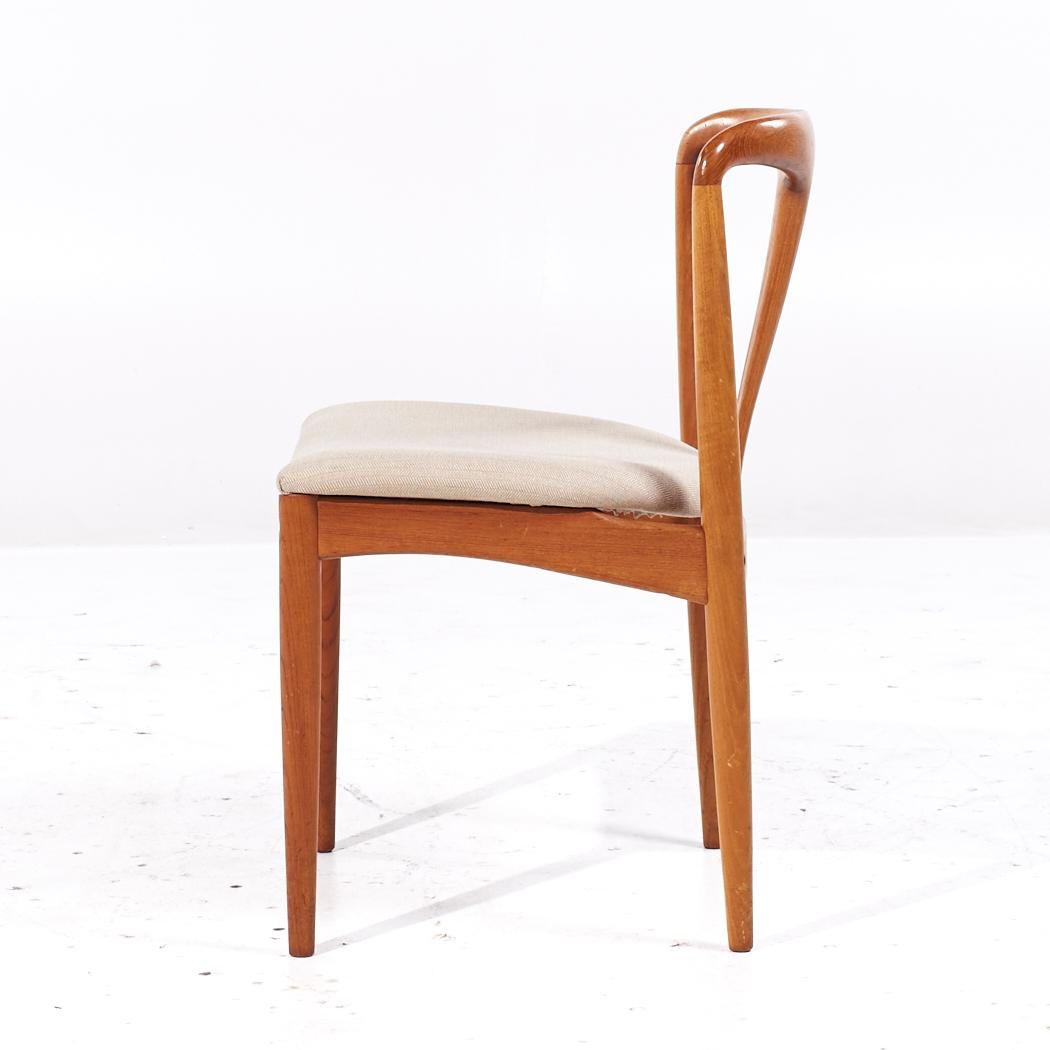 Johannes Andersen per Uldum Mobelfabrik MCM Sedie Juliane in teak - Set di 6 in vendita 2