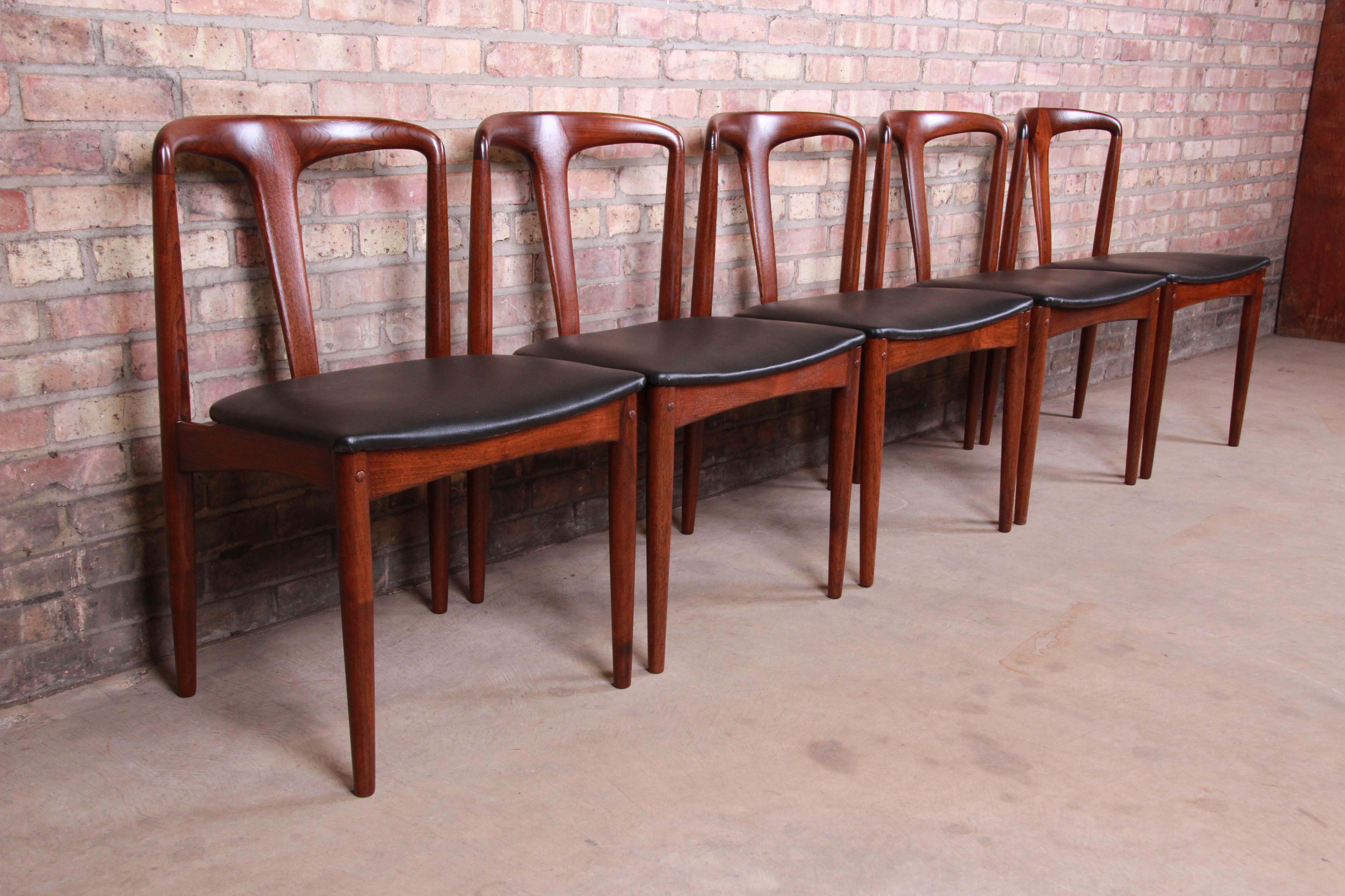 Johannes Andersen for Uldum Sculpted Teak Juliane Dining Chairs, Newly Restored In Good Condition In South Bend, IN