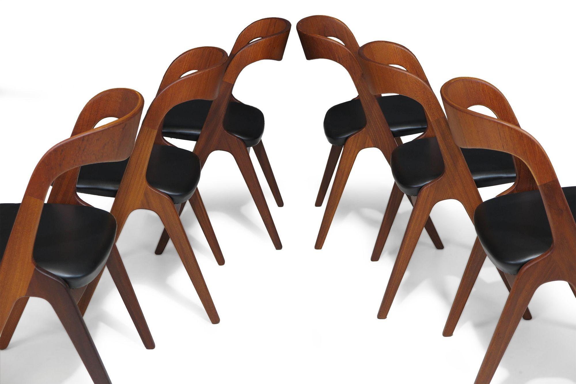 Sedie da pranzo in teak di Johannes Andersen per Vamo Sønderborg, perfettamente restaurate in vendita 4