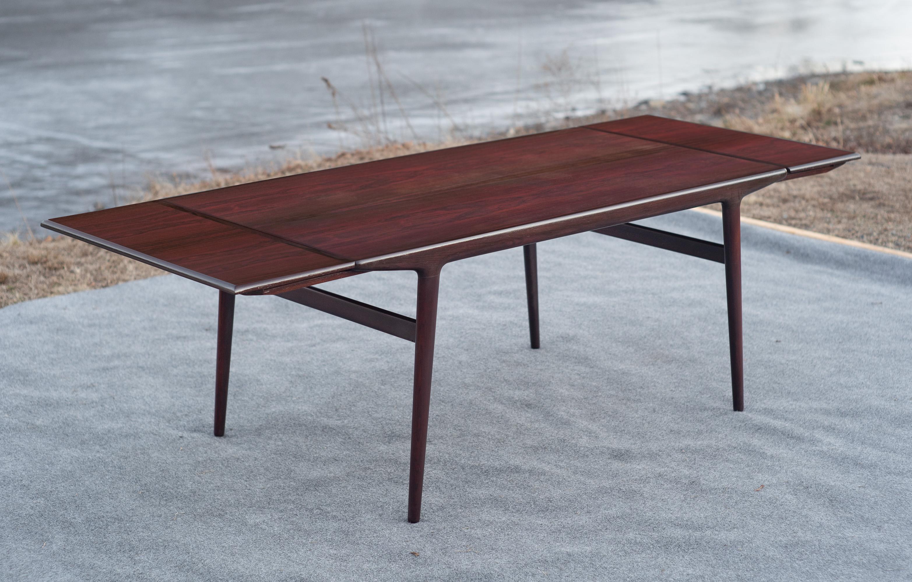 J.L. Møllers Møbelfabrik Dining Room Tables - 10 For Sale at