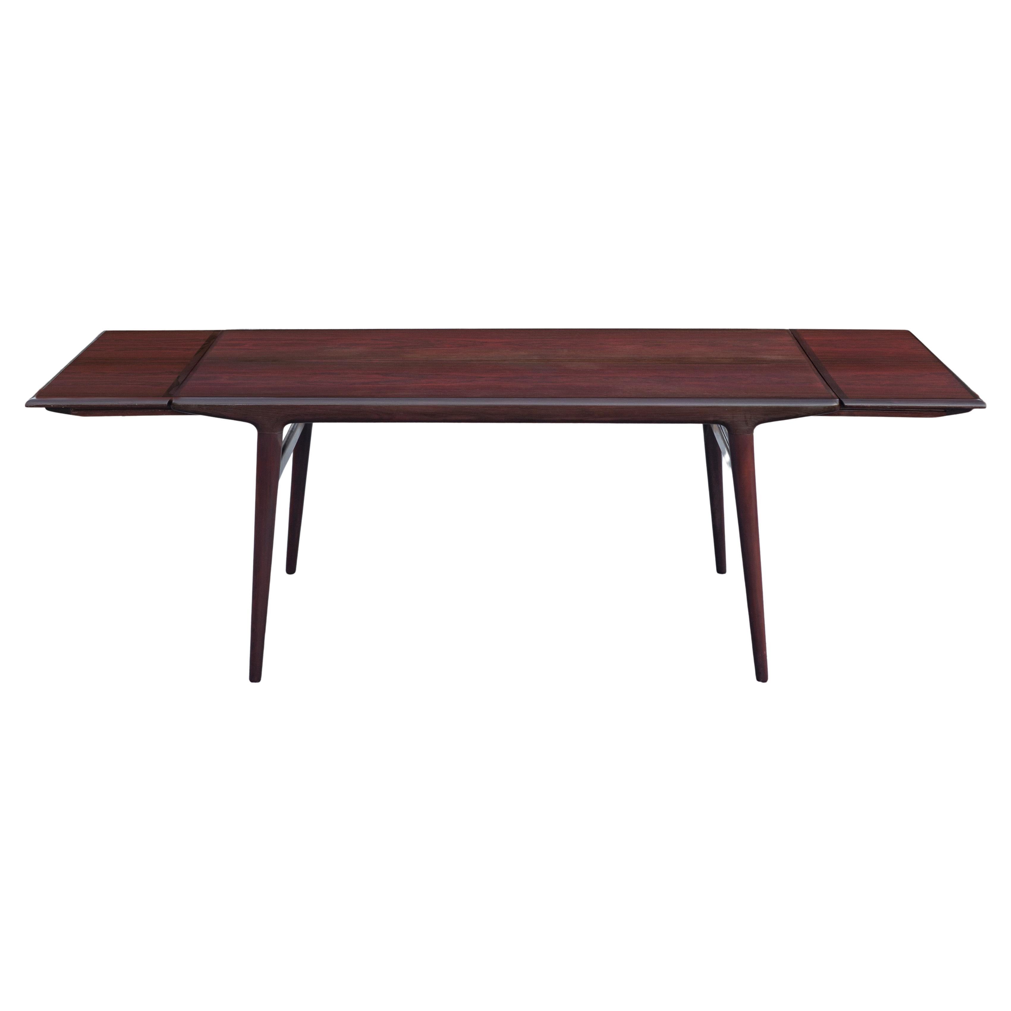 Johannes Andersen forJ.L. Møllers Møbelfabrik Rosewood Extendable Dining Table For Sale