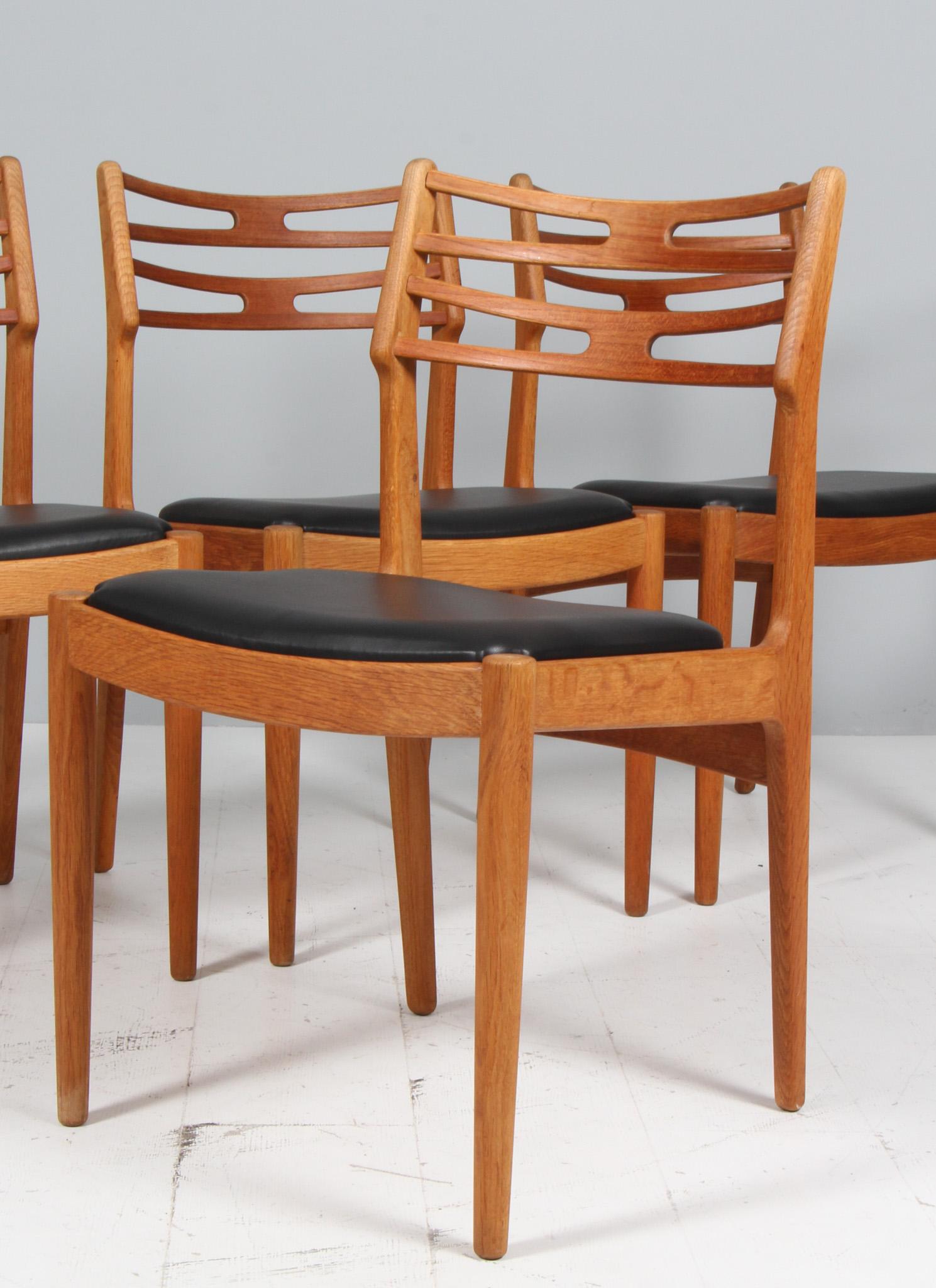 Scandinavian Modern Johannes Andersen four Dining Chairs For Sale