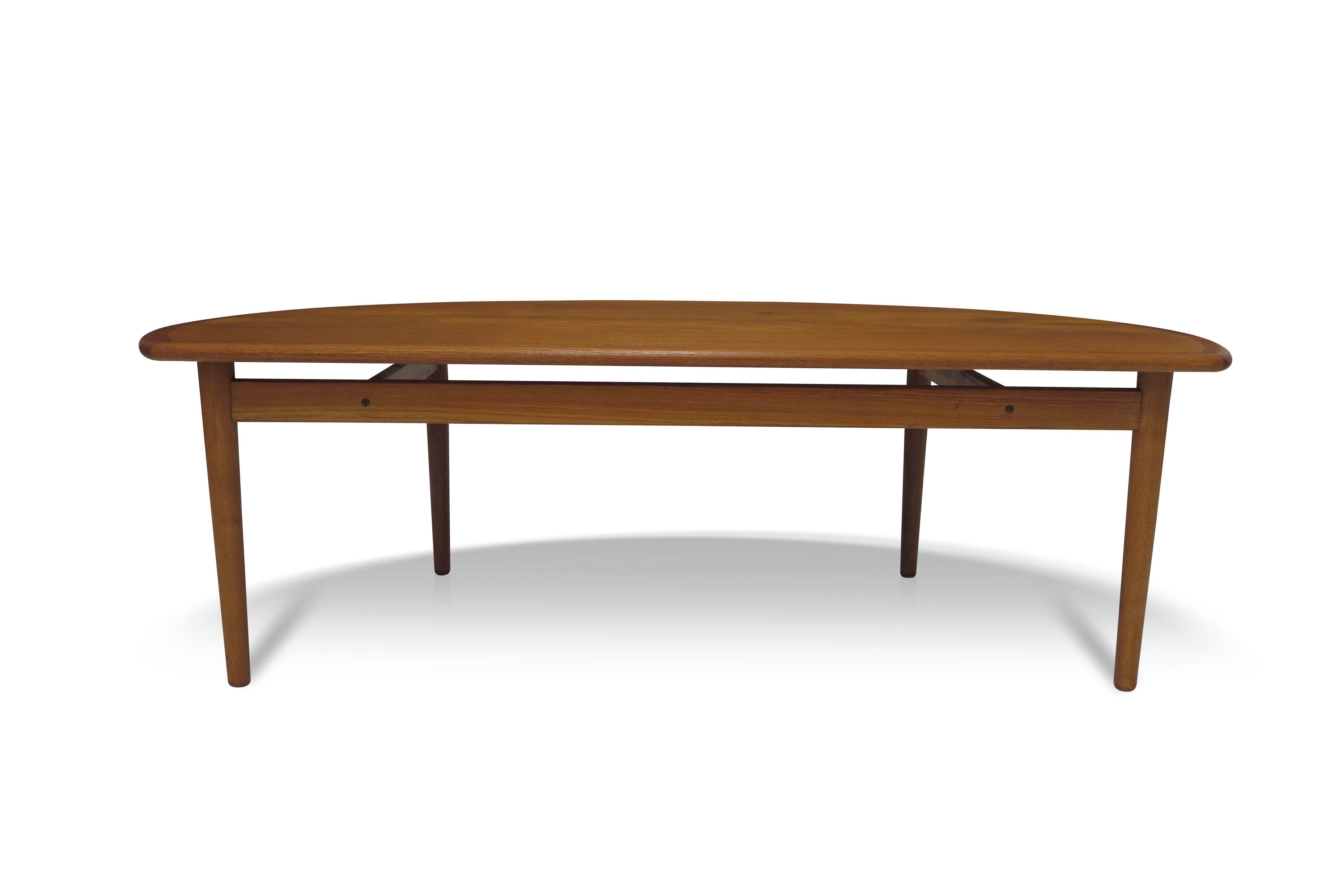 Johannes Andersen Half Round Coffee Table For Sale 2