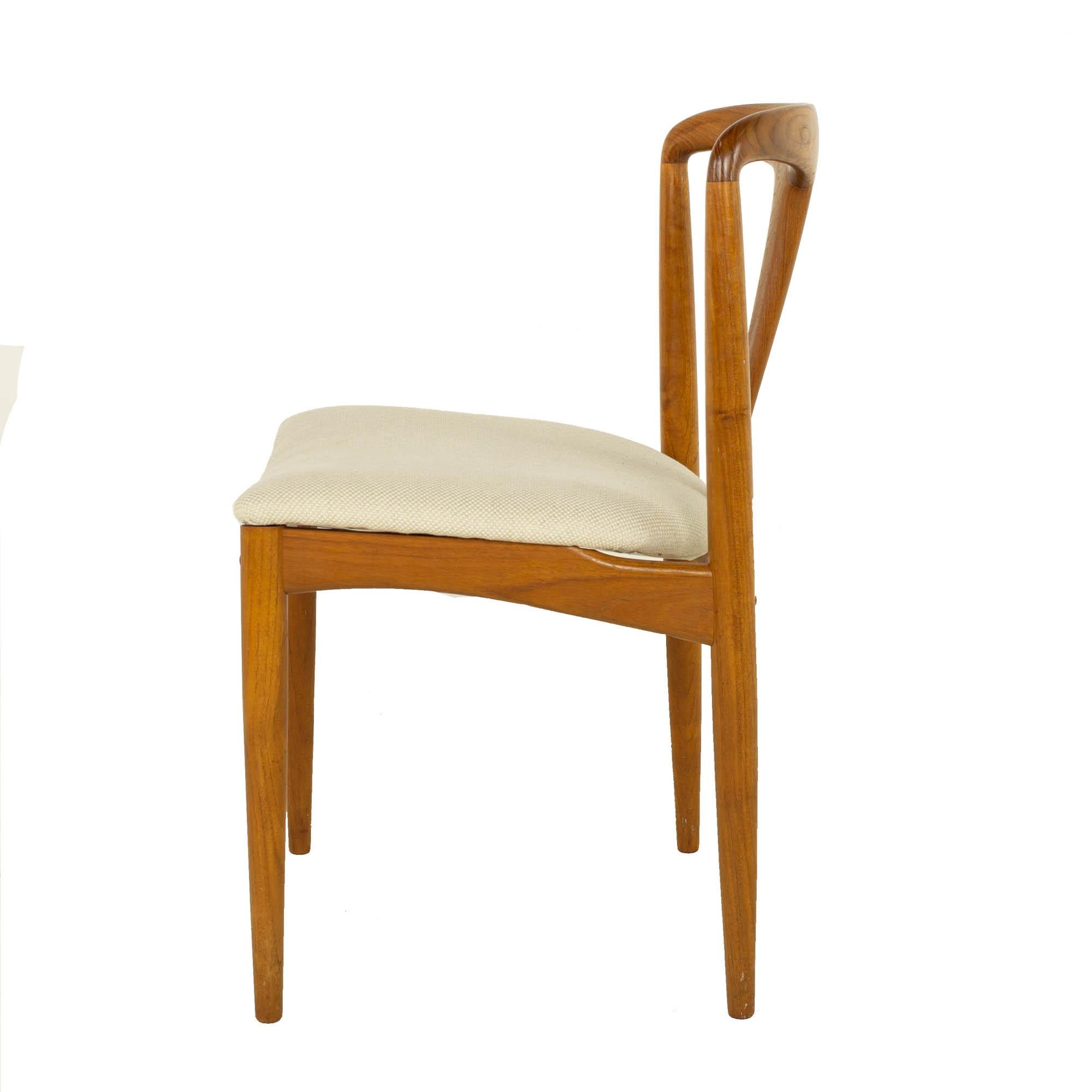 Johannes Andersen Juliane Style D-Scan Mid Century Teak Dining Chairs, Set of 4 3