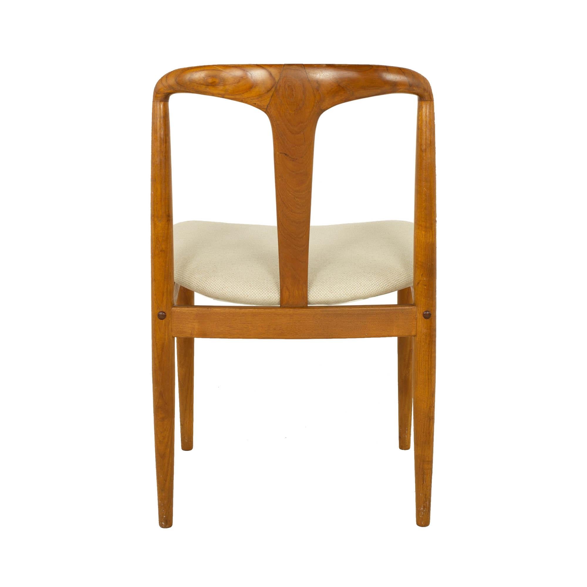 Johannes Andersen Juliane Style D-Scan Mid Century Teak Dining Chairs, Set of 4 3