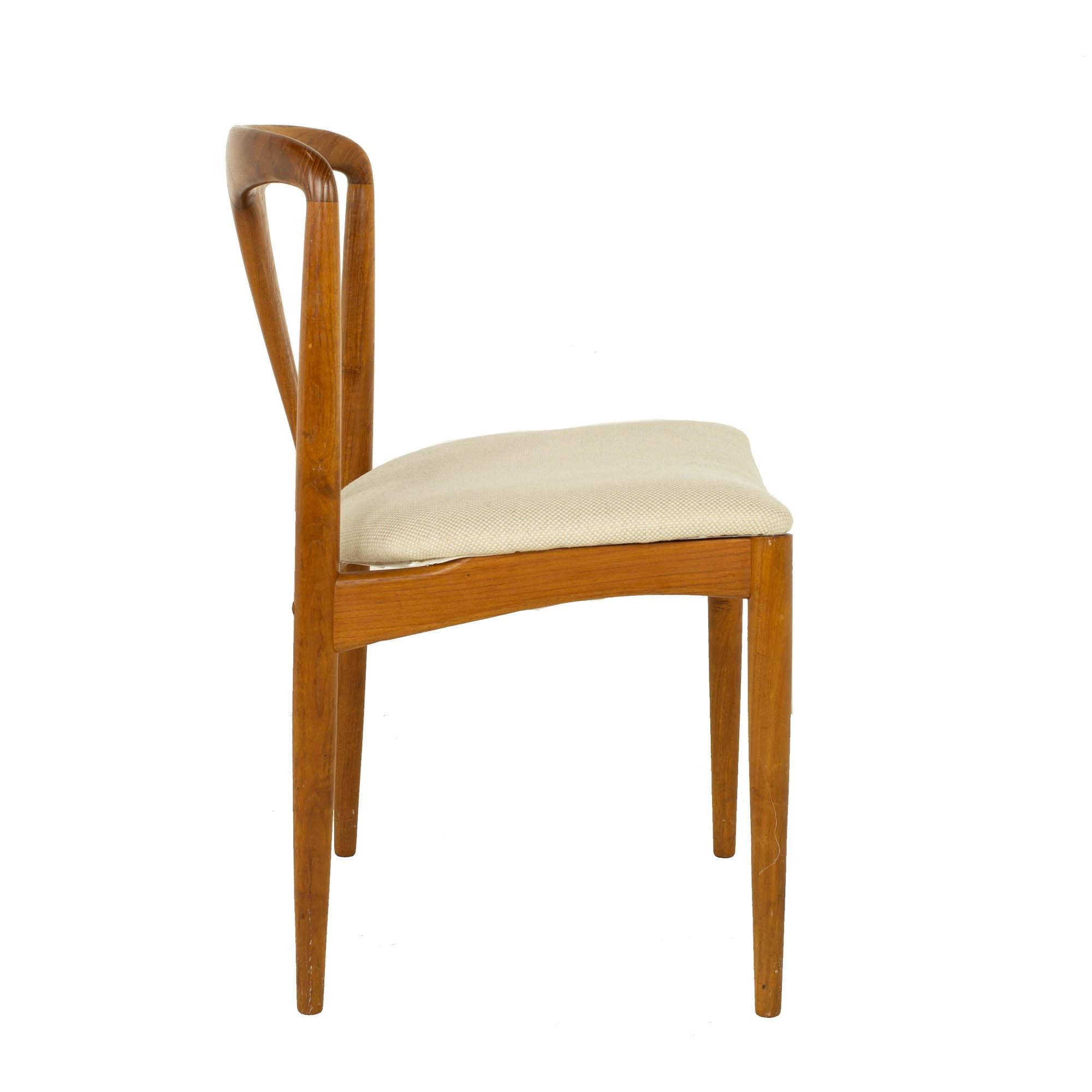 Johannes Andersen Juliane Style D-Scan Mid Century Teak Dining Chairs, Set of 4 1