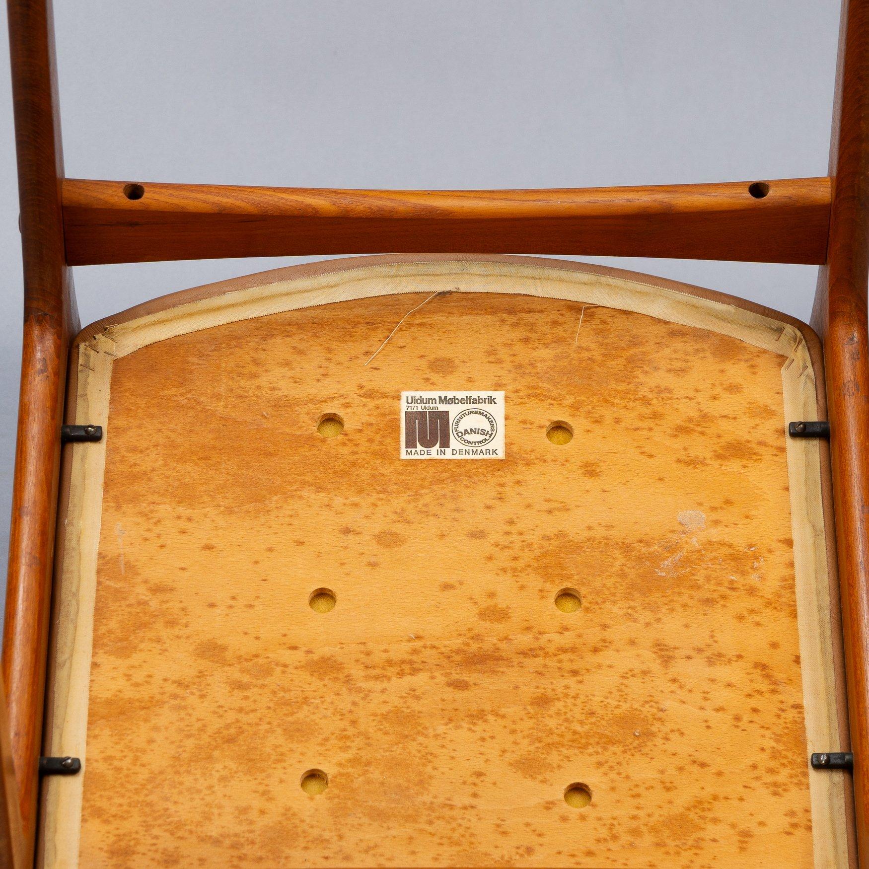 Johannes Andersen Made by Uldum Møbler, Denmark. Set of Eight Dining Chairs For Sale 7