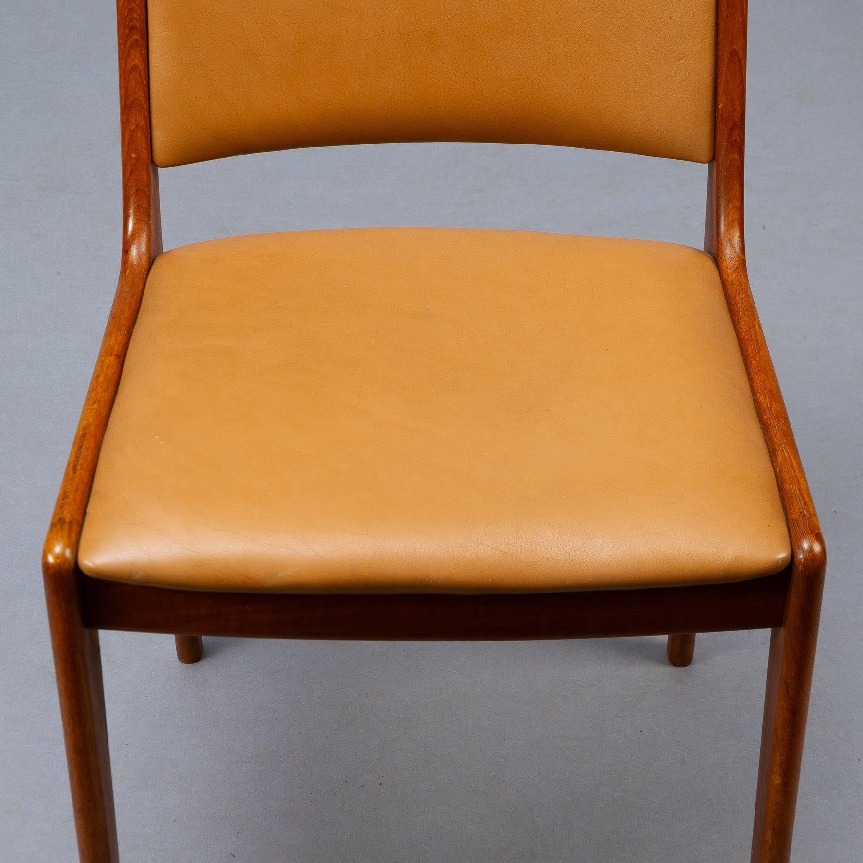 Johannes Andersen Made by Uldum Møbler, Denmark. Set of Eight Dining Chairs For Sale 8