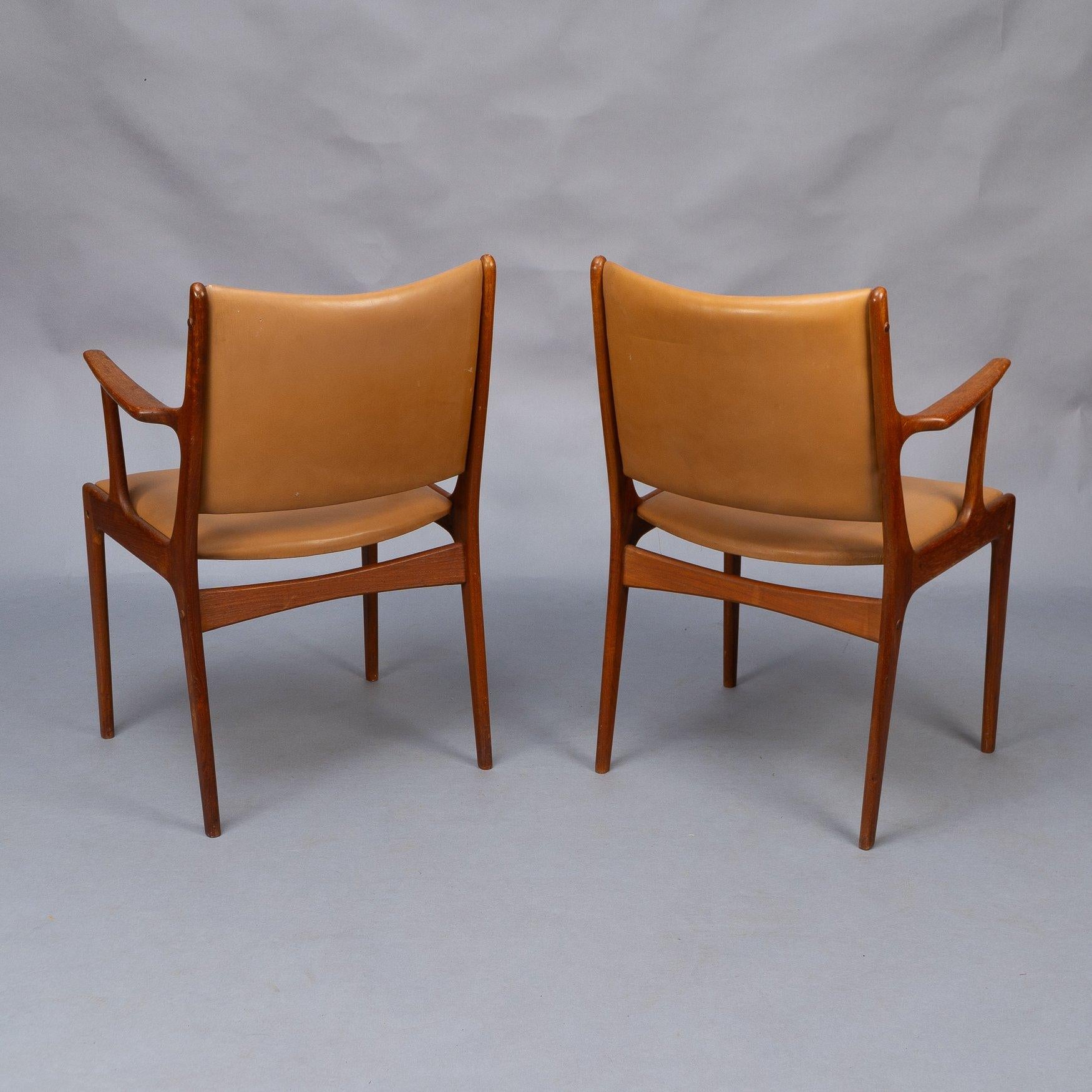 Johannes Andersen Made by Uldum Møbler, Denmark. Set of Eight Dining Chairs For Sale 13