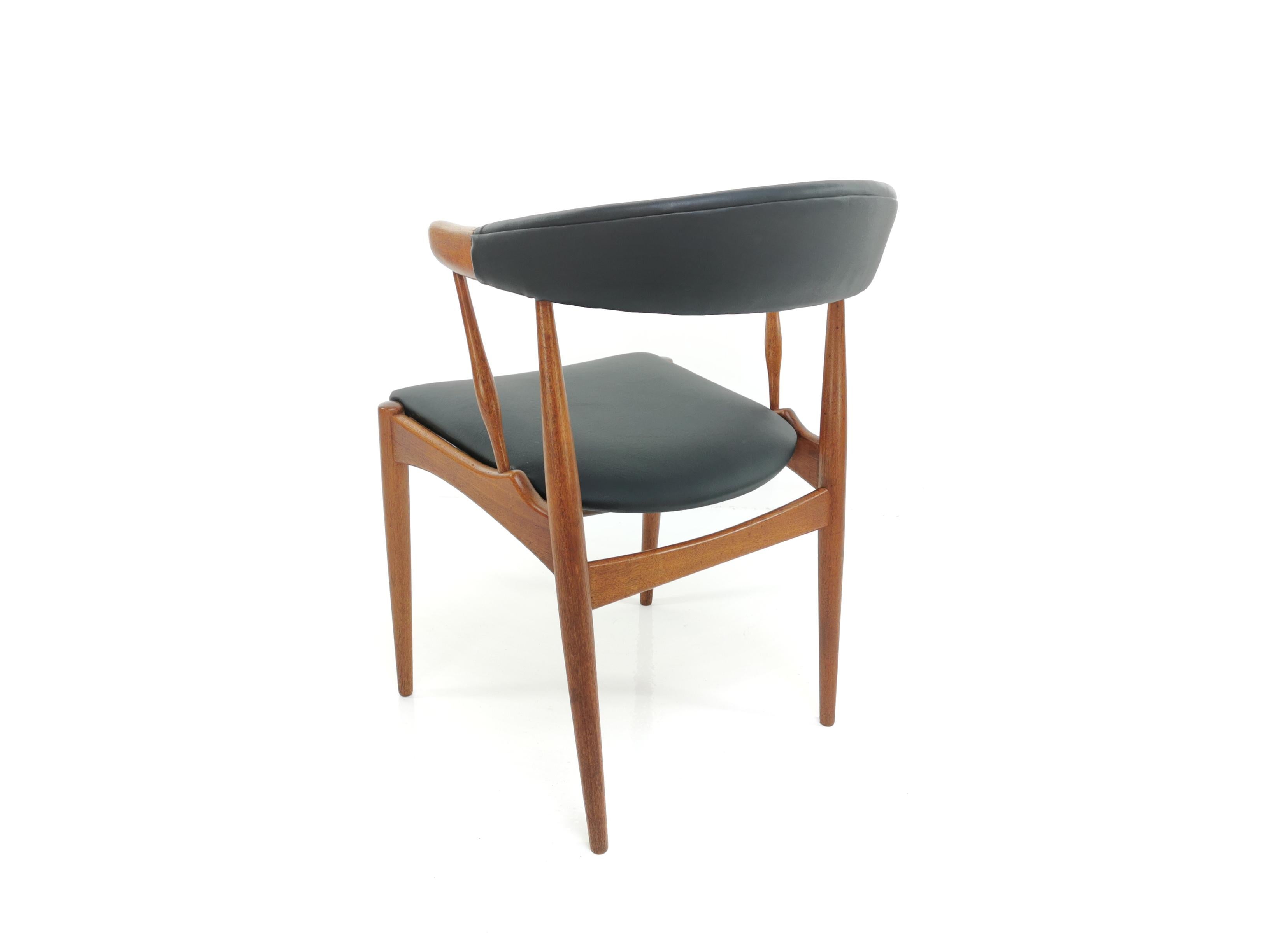 Johannes Andersen Midcentury Dining Chairs Teak & Black Vinyl, 1960s 3