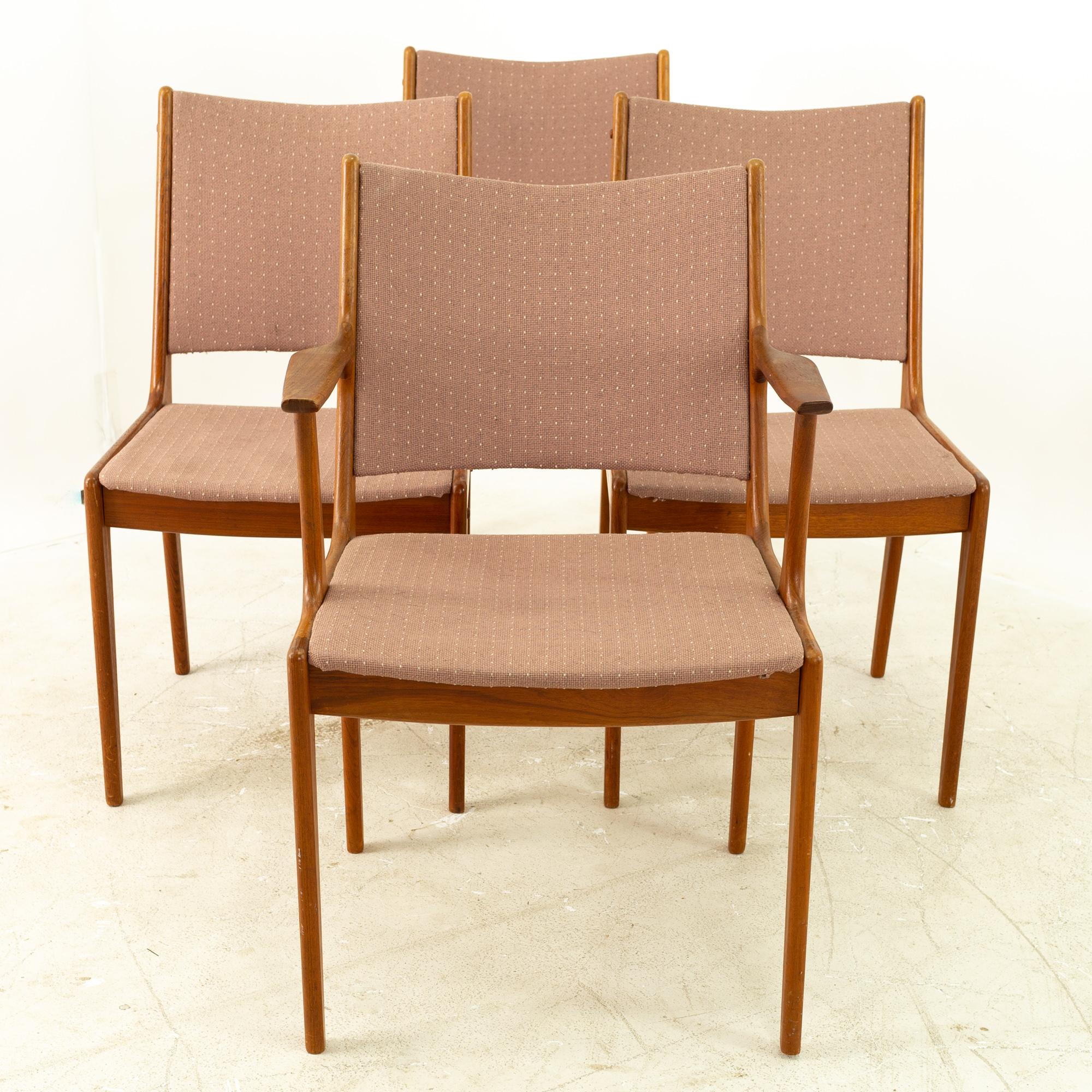 Mid-Century Modern Johannes Andersen for Uldum Mobelfabrik Teak Dining Chairs, Set of 5