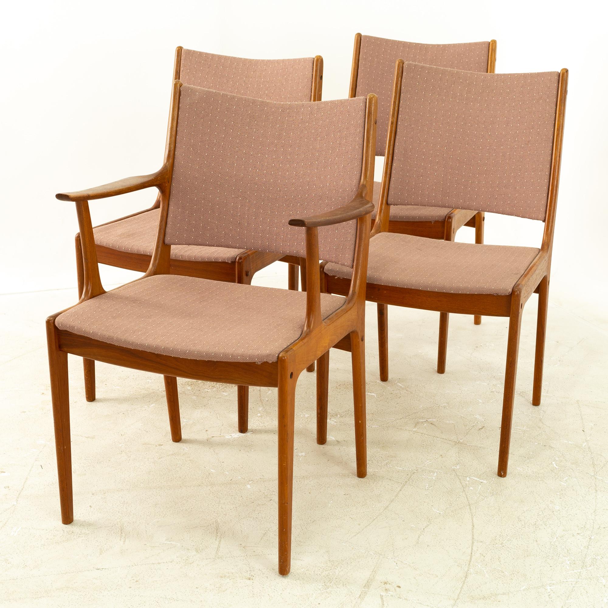 Johannes Andersen for Uldum Mobelfabrik Teak Dining Chairs, Set of 5 In Good Condition In Countryside, IL