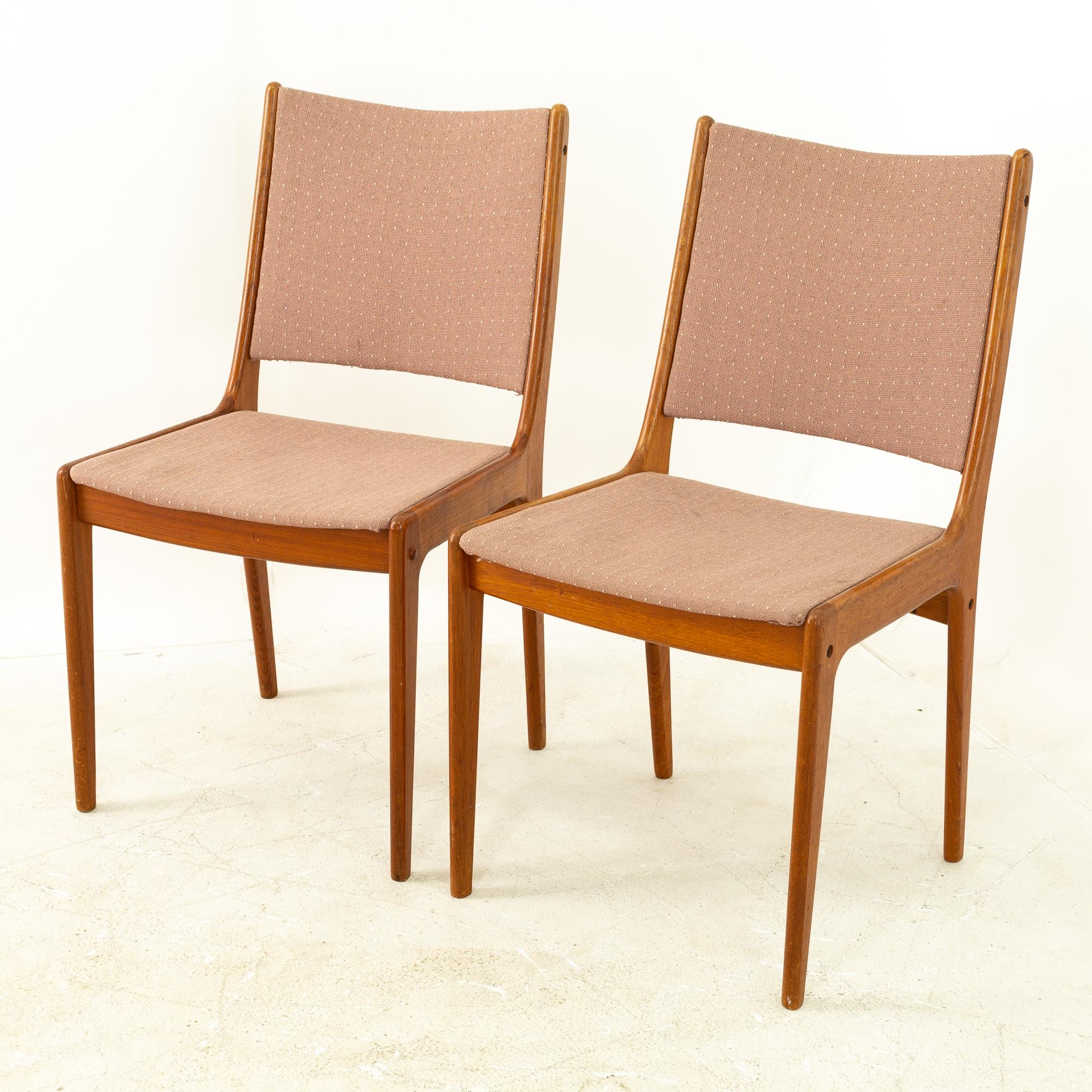 Johannes Andersen for Uldum Mobelfabrik Teak Dining Chairs, Set of 5 1