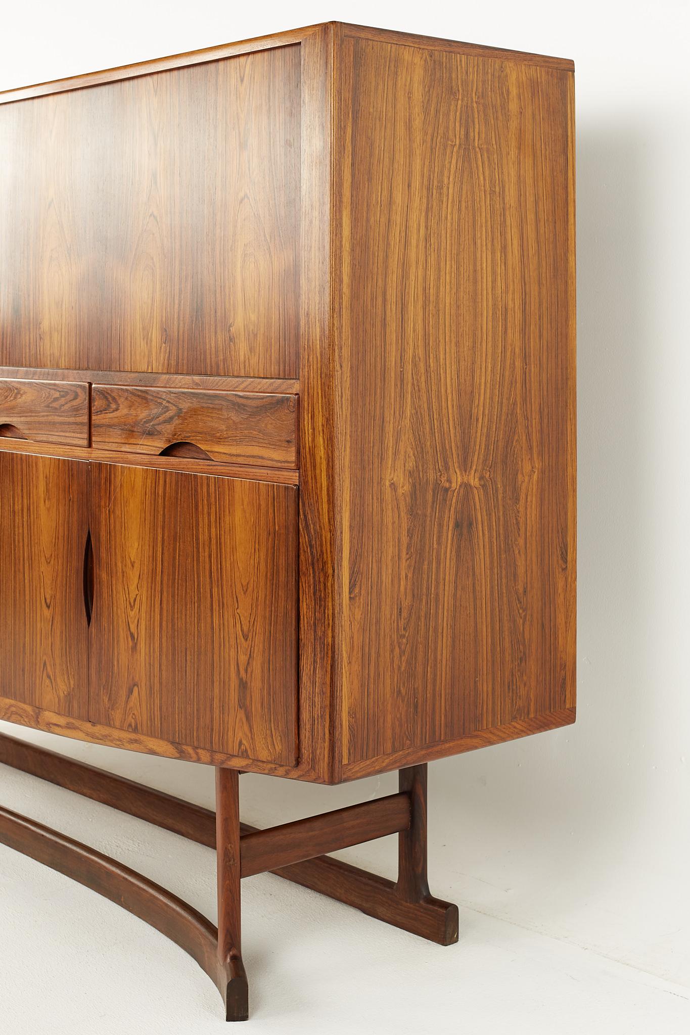 Johannes Andersen Model HB20 Mid Century Rosewood Credenza In Good Condition In Countryside, IL