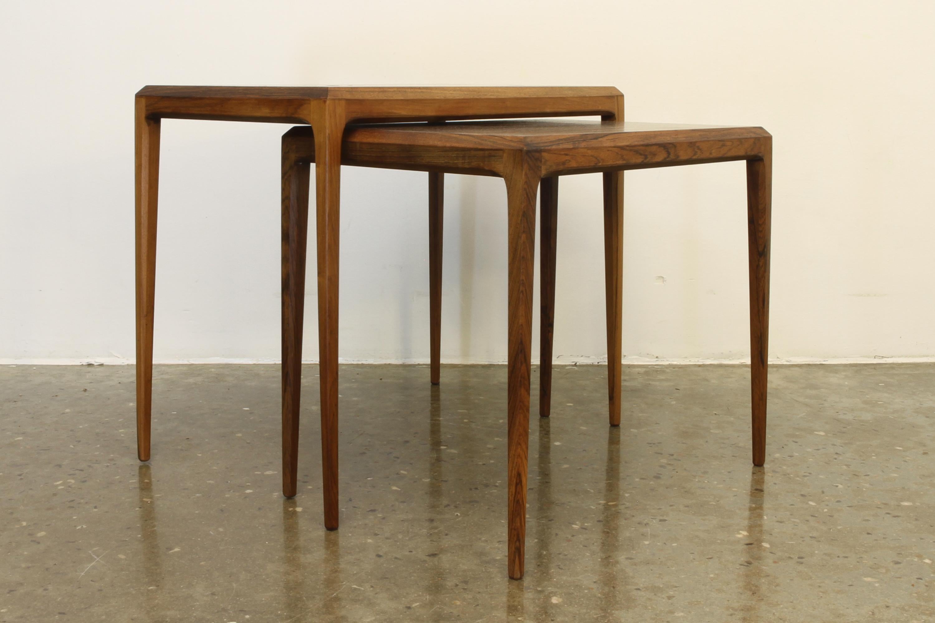 Johannes Andersen nesting tables by CFC Silkeborg Denmark, 1960s.
Set of two Danish Mid-Century Modern rosewood nesting tables.
Good condition.