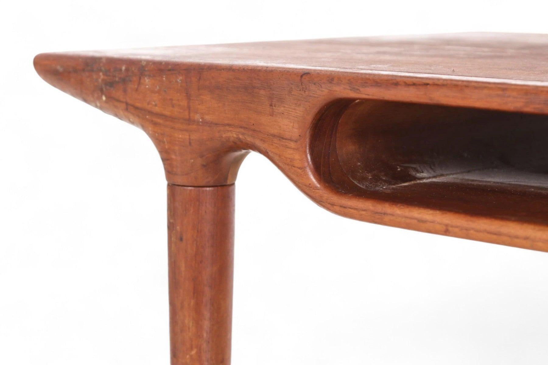 Mid-Century Modern Table basse en teck organique Johannes Andersen en vente
