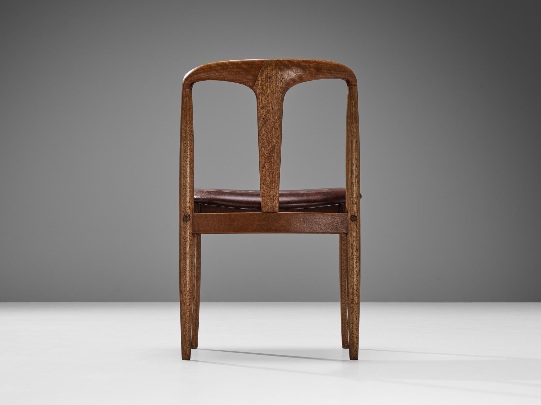 Johannes Andersen Pair of 'Juliane' Dining Chairs in Teak and Leather For Sale 1