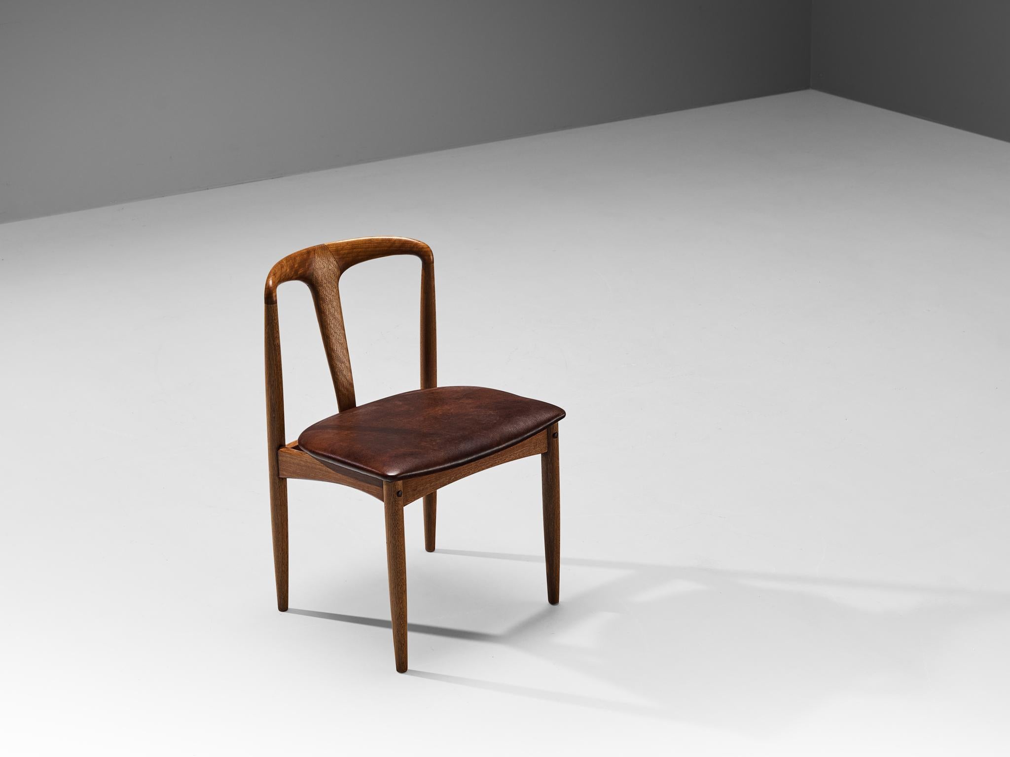 Johannes Andersen - Paire de chaises de salle à manger « Juliane » en teck et cuir en vente 2