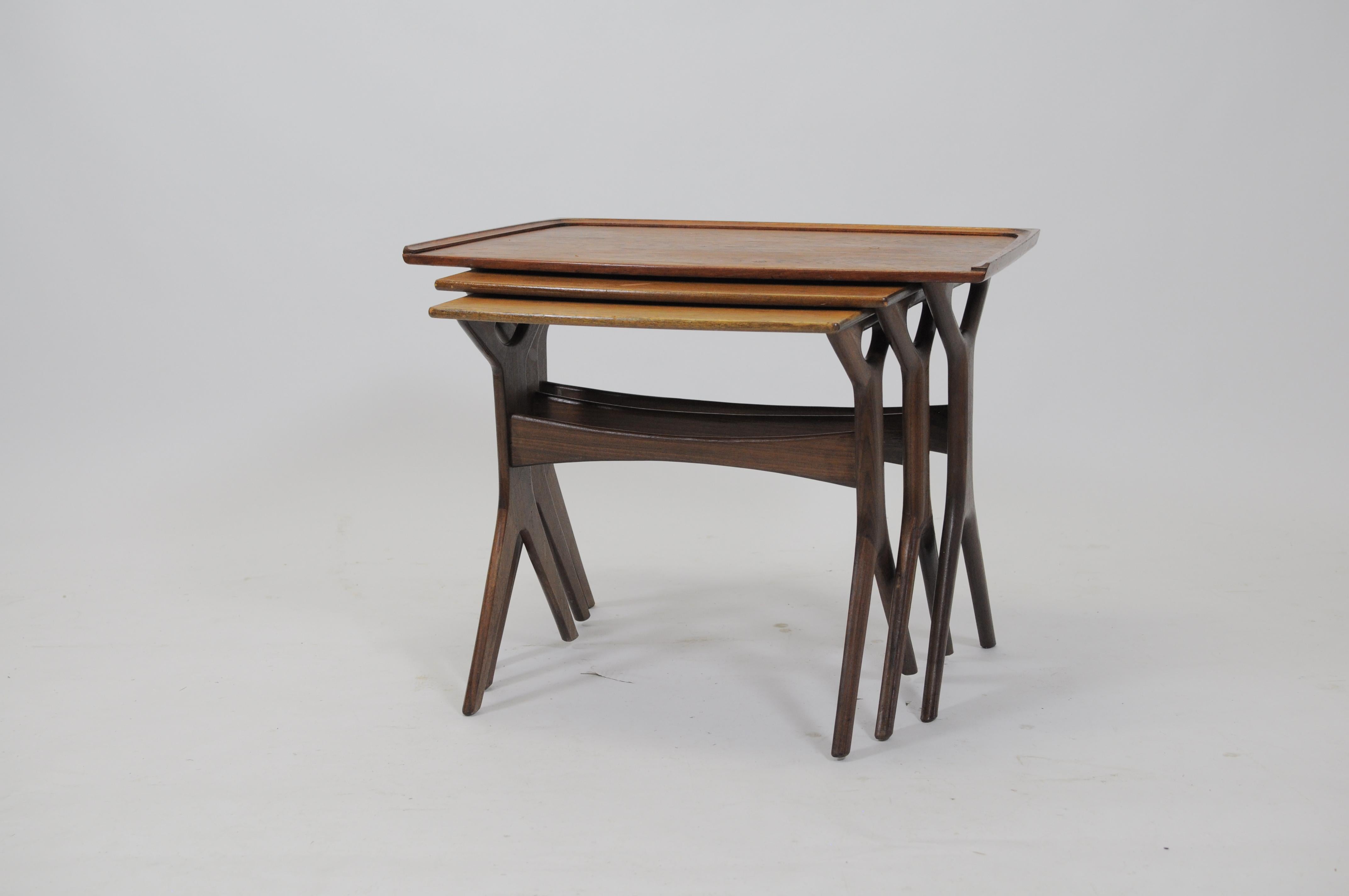 Scandinave moderne Tables gigognes Johannes Andersen restaurées et restaurées en teck par CFC Silkeborg en vente