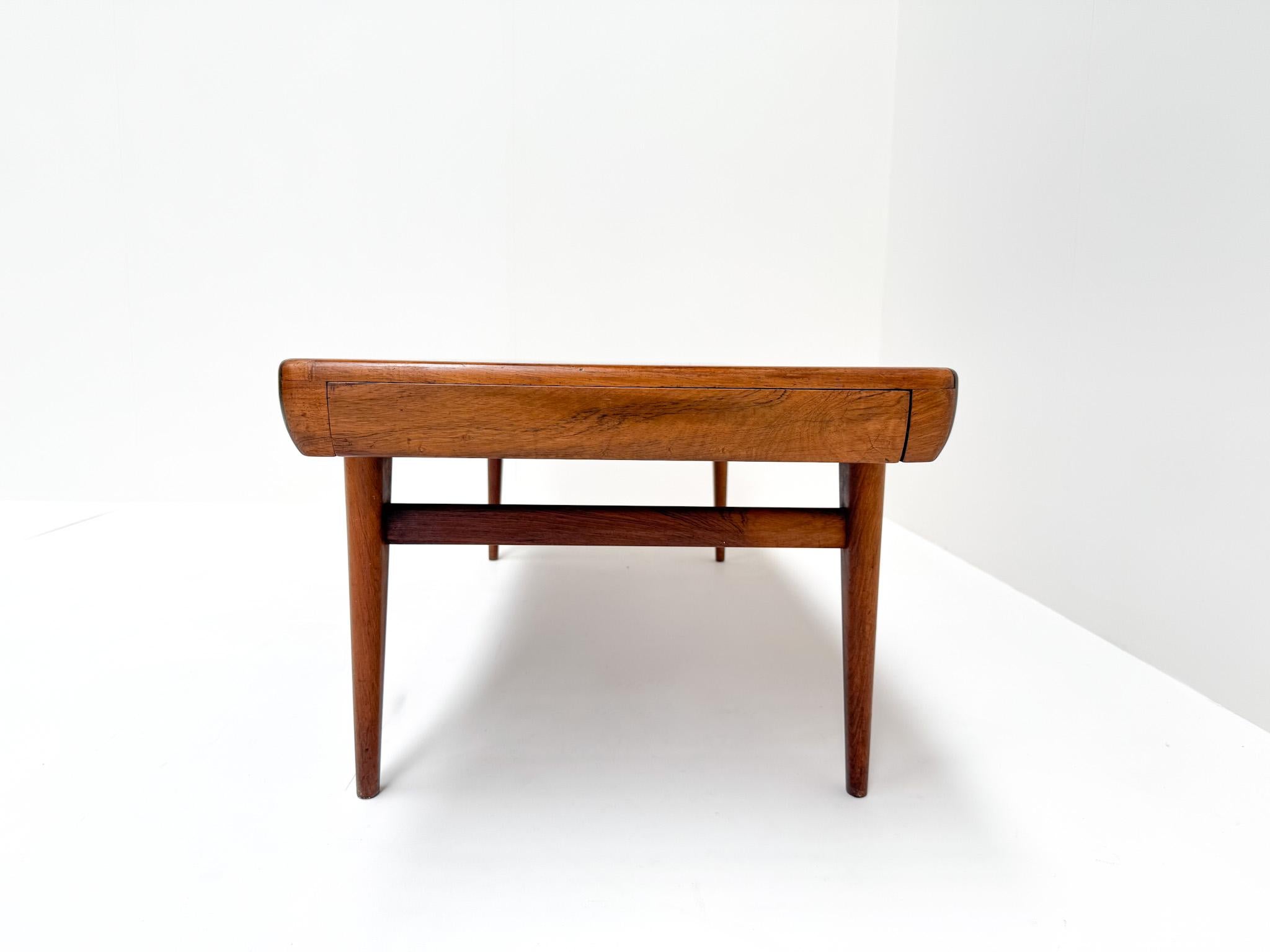 Mesa baja de palisandro Johannes Andersen para CFC Silkeborg, Dinamarca en venta 1