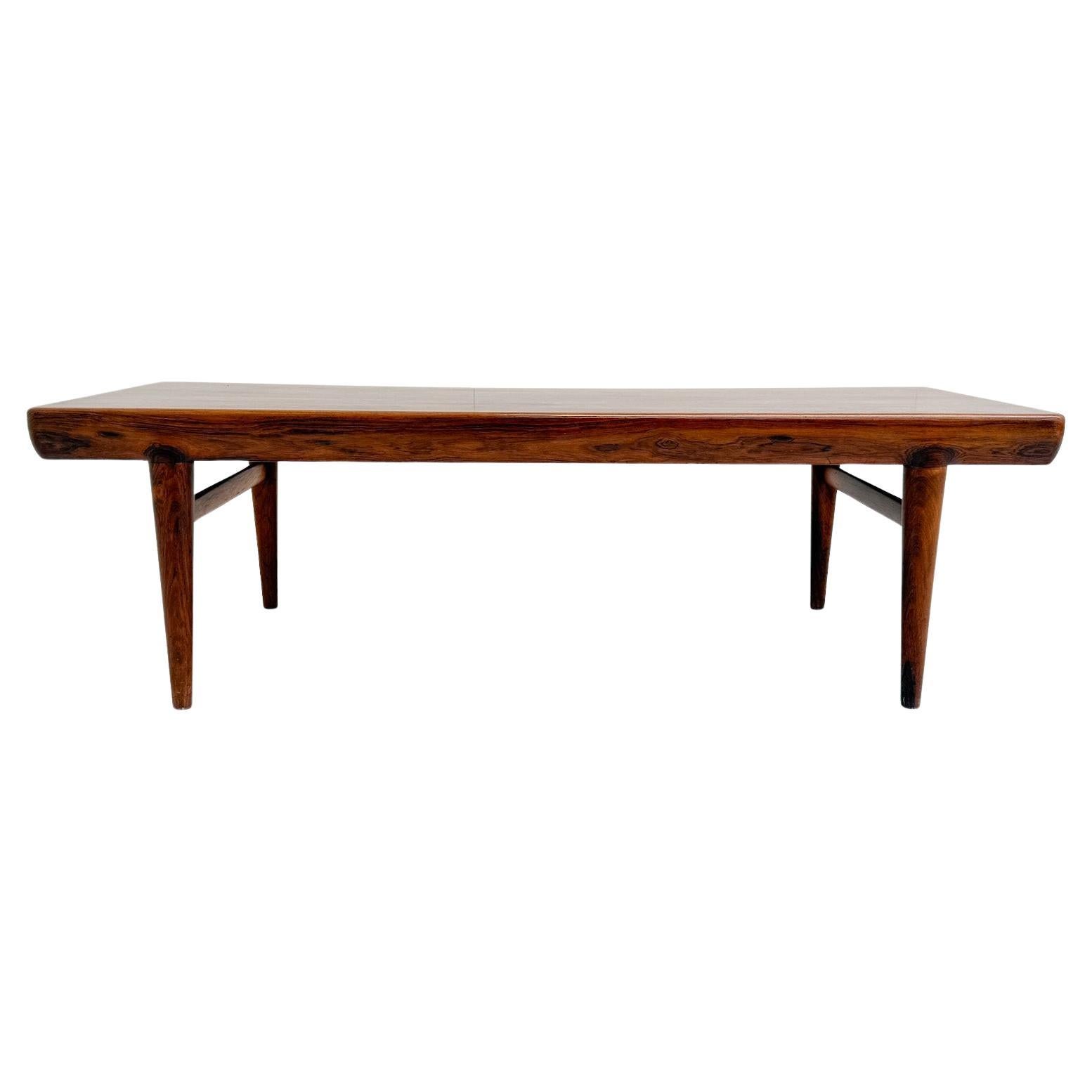 Mesa baja de palisandro Johannes Andersen para CFC Silkeborg, Dinamarca en venta