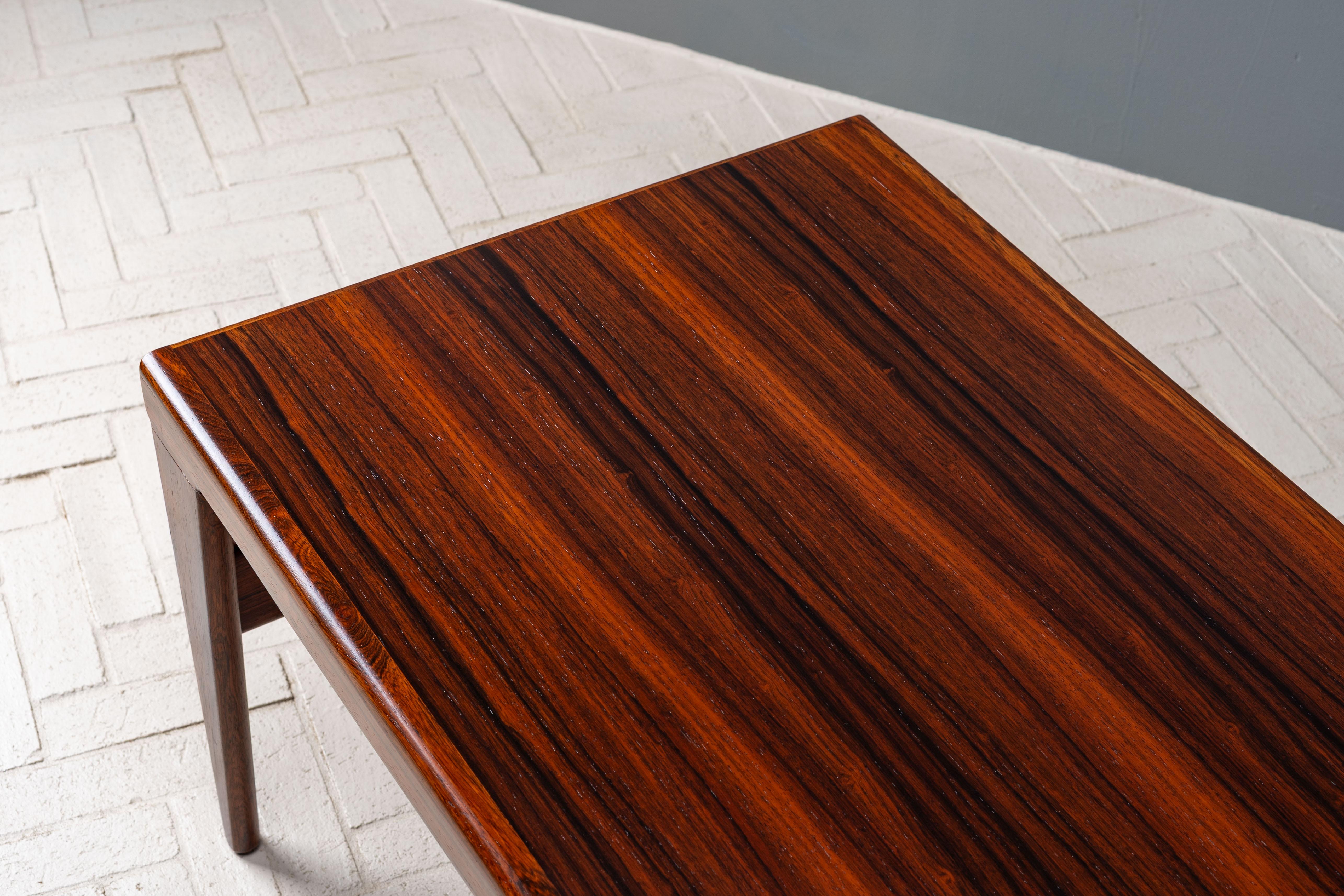 Johannes Andersen Rosewood Coffee Table In Good Condition For Sale In Cambridge, US