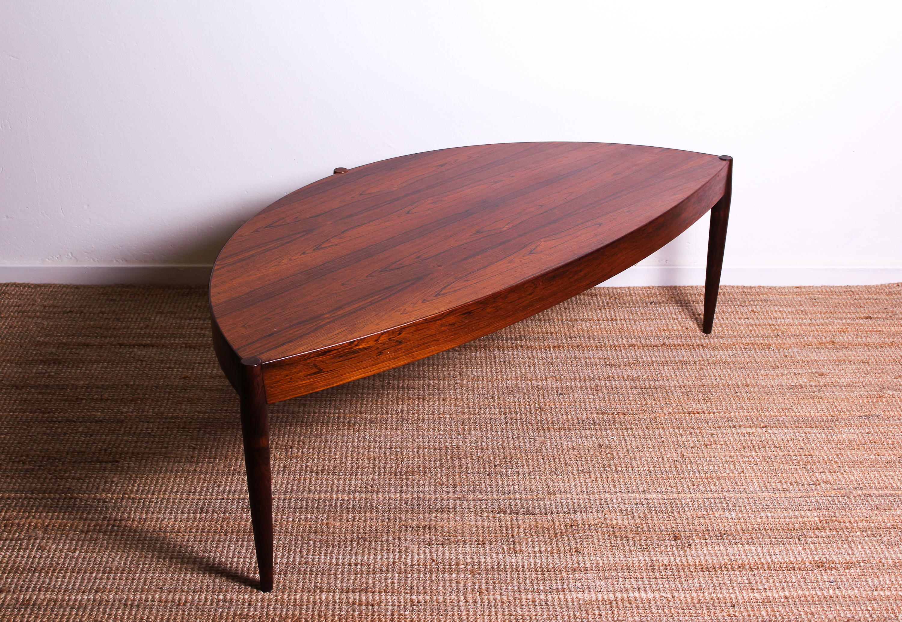 Johannes Andersen Rosewood Coffee Table for Tresnum, 1950s In Good Condition For Sale In Malmo, SE