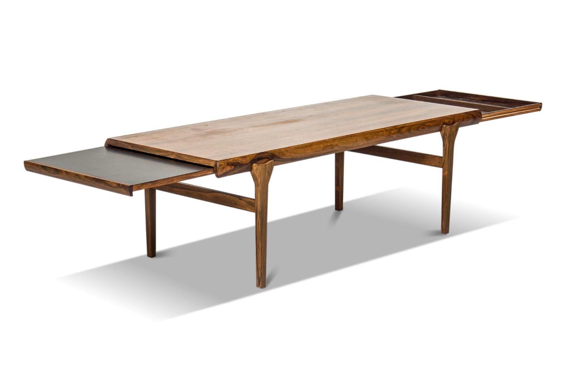 Mid-Century Modern Table basse à tiroirs en palissandre de Johannes Andersen en vente