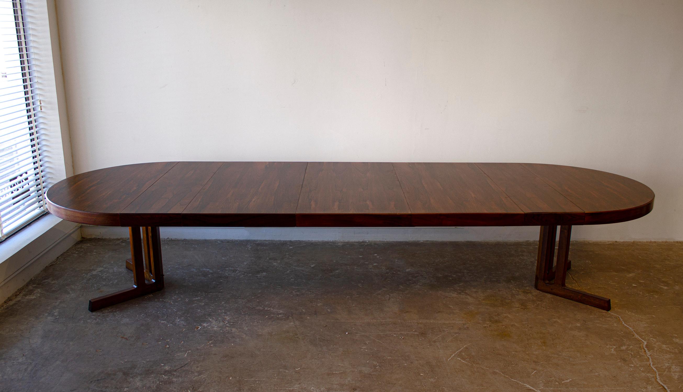 Johannes Andersen Rosewood Extension Dining Table Scandinavian Modern, 1960s  In Good Condition In Dallas, TX