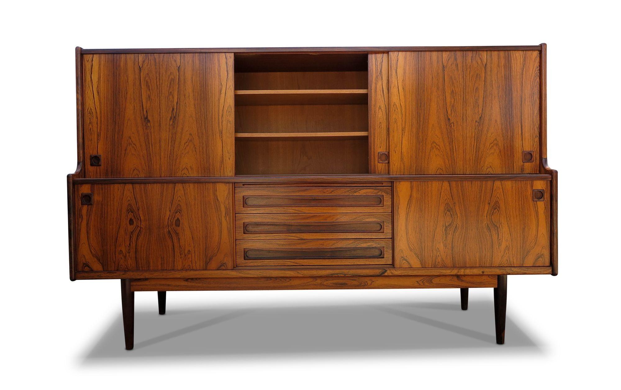 Scandinavo moderno Credenza alta in legno di palissandro di Johannes Andersen, metà secolo danese in vendita