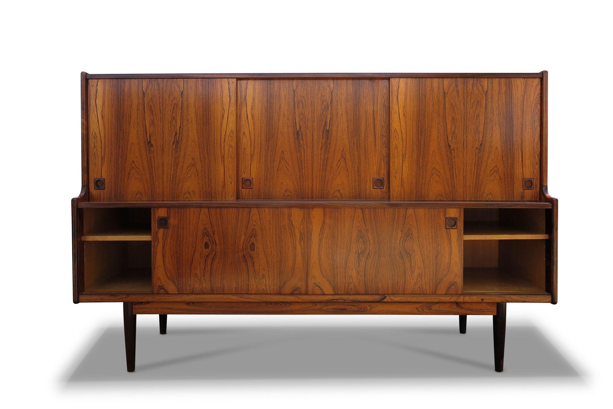XX secolo Credenza alta in legno di palissandro di Johannes Andersen, metà secolo danese in vendita