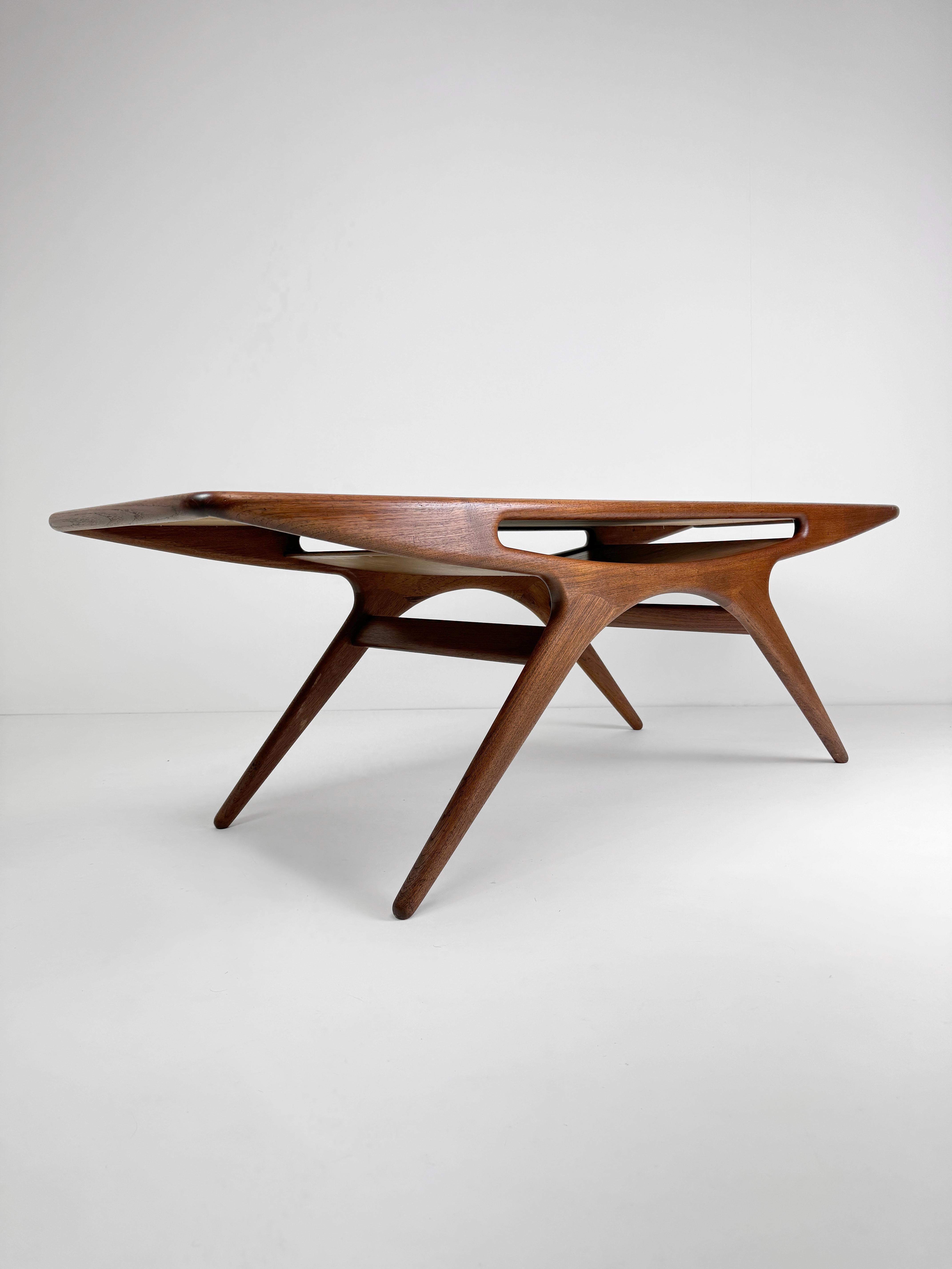 Mid-Century moderno Coffee Table Teakwood by Johannes Andersen, for CFC Silkeborg, Denmark 1950's in vendita