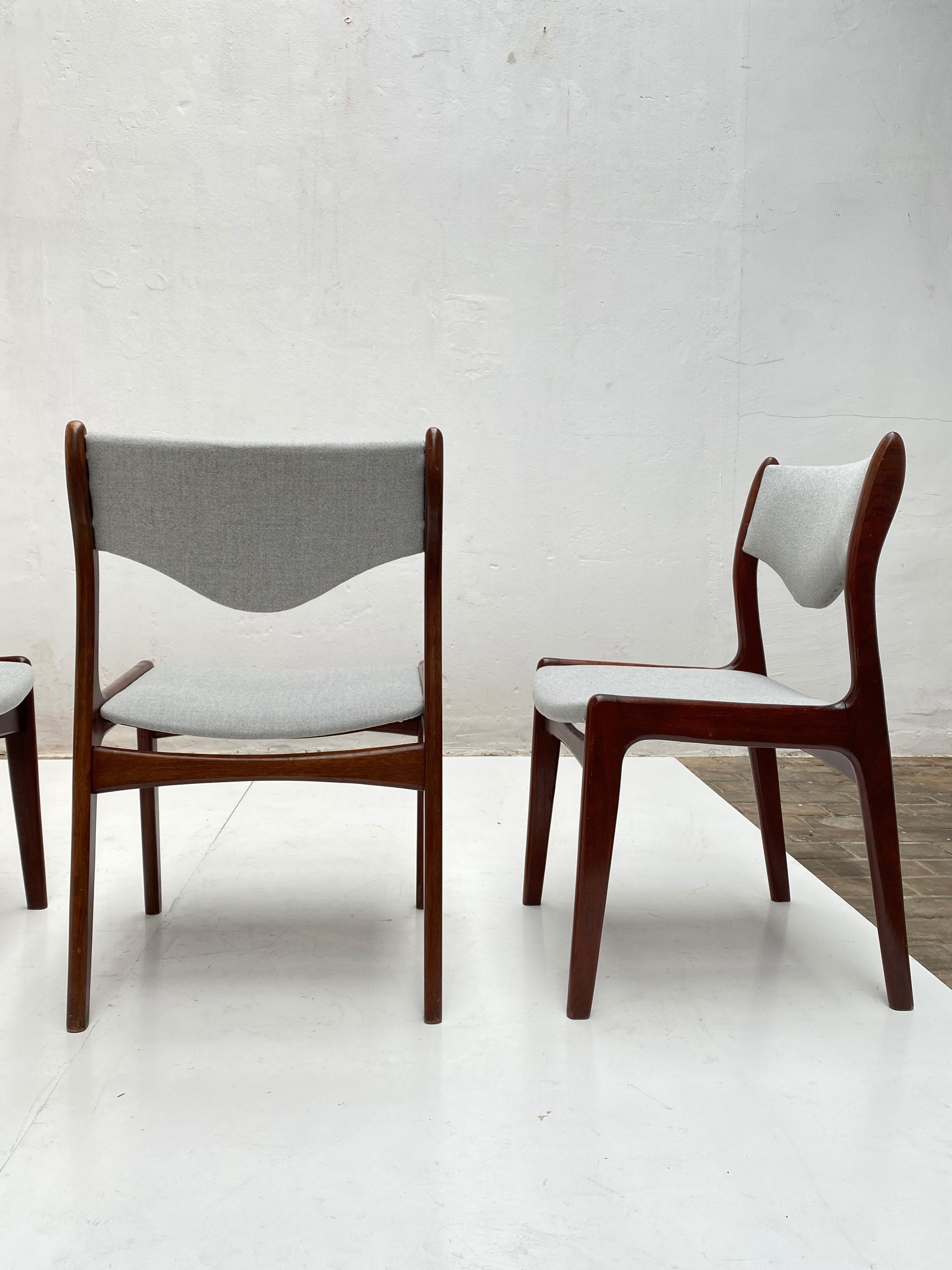 Satz von 4 Esszimmerstühlen aus massivem Teakholz von Johannes Andersen, hergestellt von Mahjongg, 1960er Jahre im Angebot 6