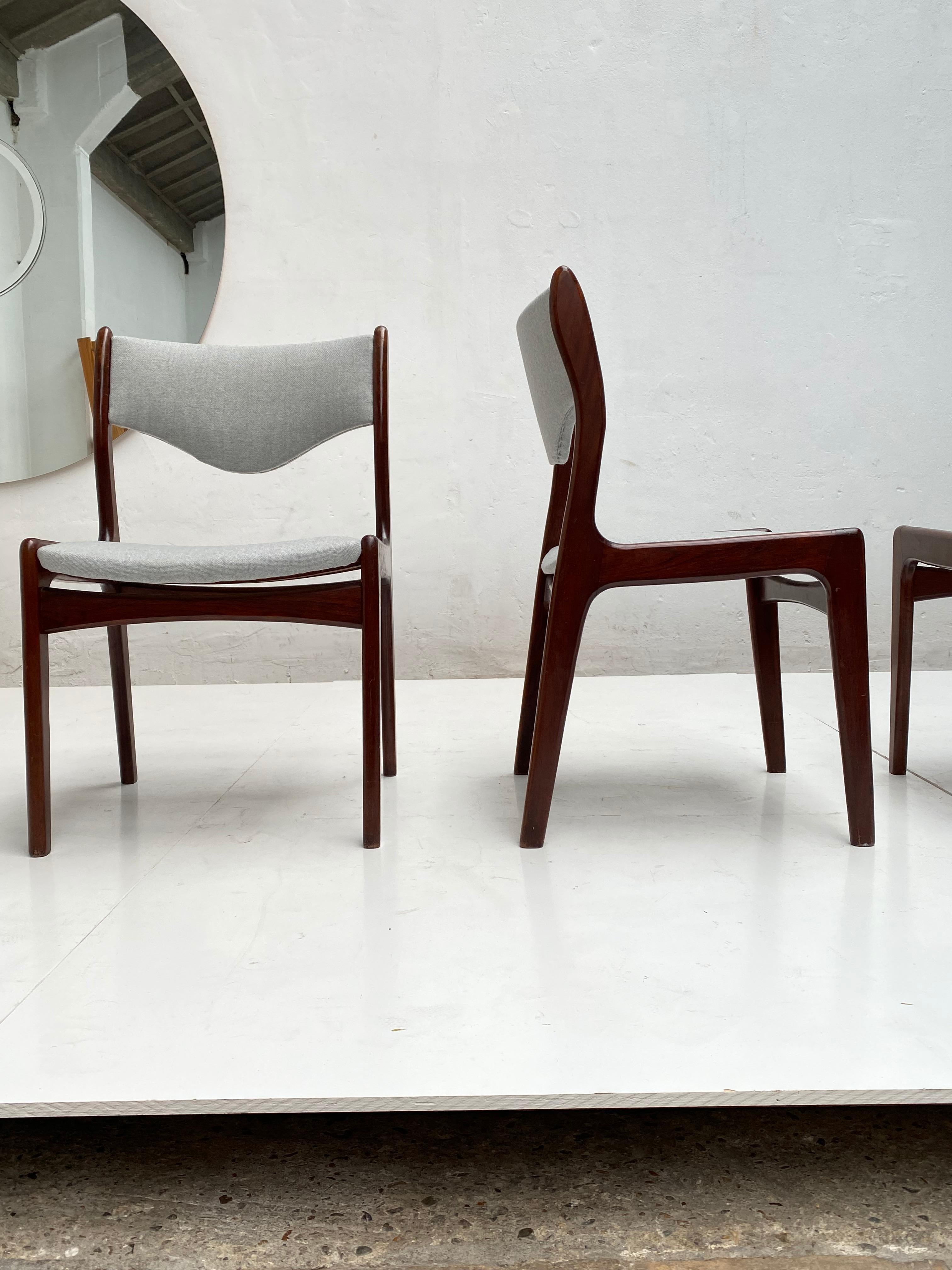 Satz von 4 Esszimmerstühlen aus massivem Teakholz von Johannes Andersen, hergestellt von Mahjongg, 1960er Jahre im Angebot 7
