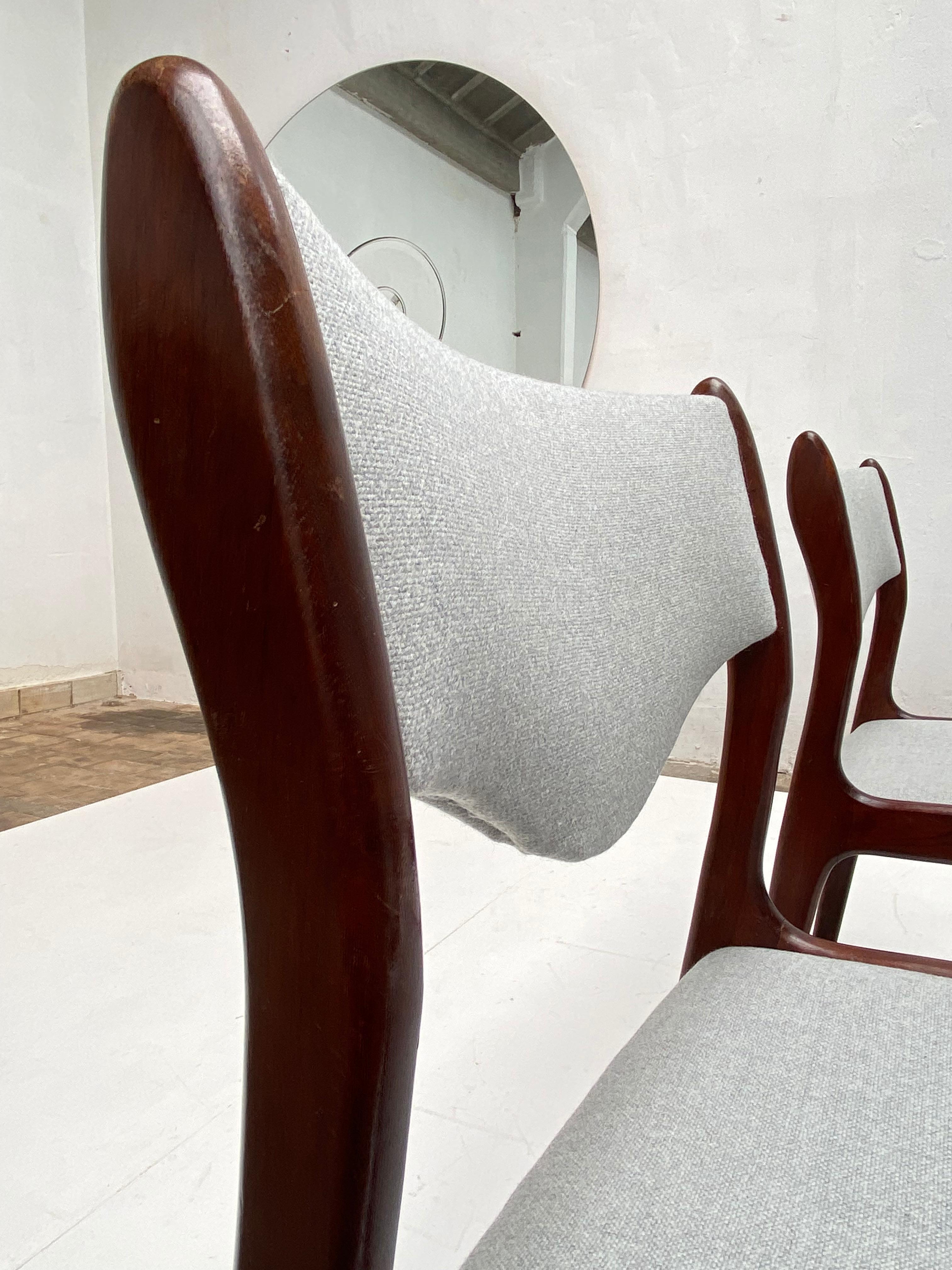 Satz von 4 Esszimmerstühlen aus massivem Teakholz von Johannes Andersen, hergestellt von Mahjongg, 1960er Jahre im Zustand „Gut“ im Angebot in Bergen op Zoom, NL