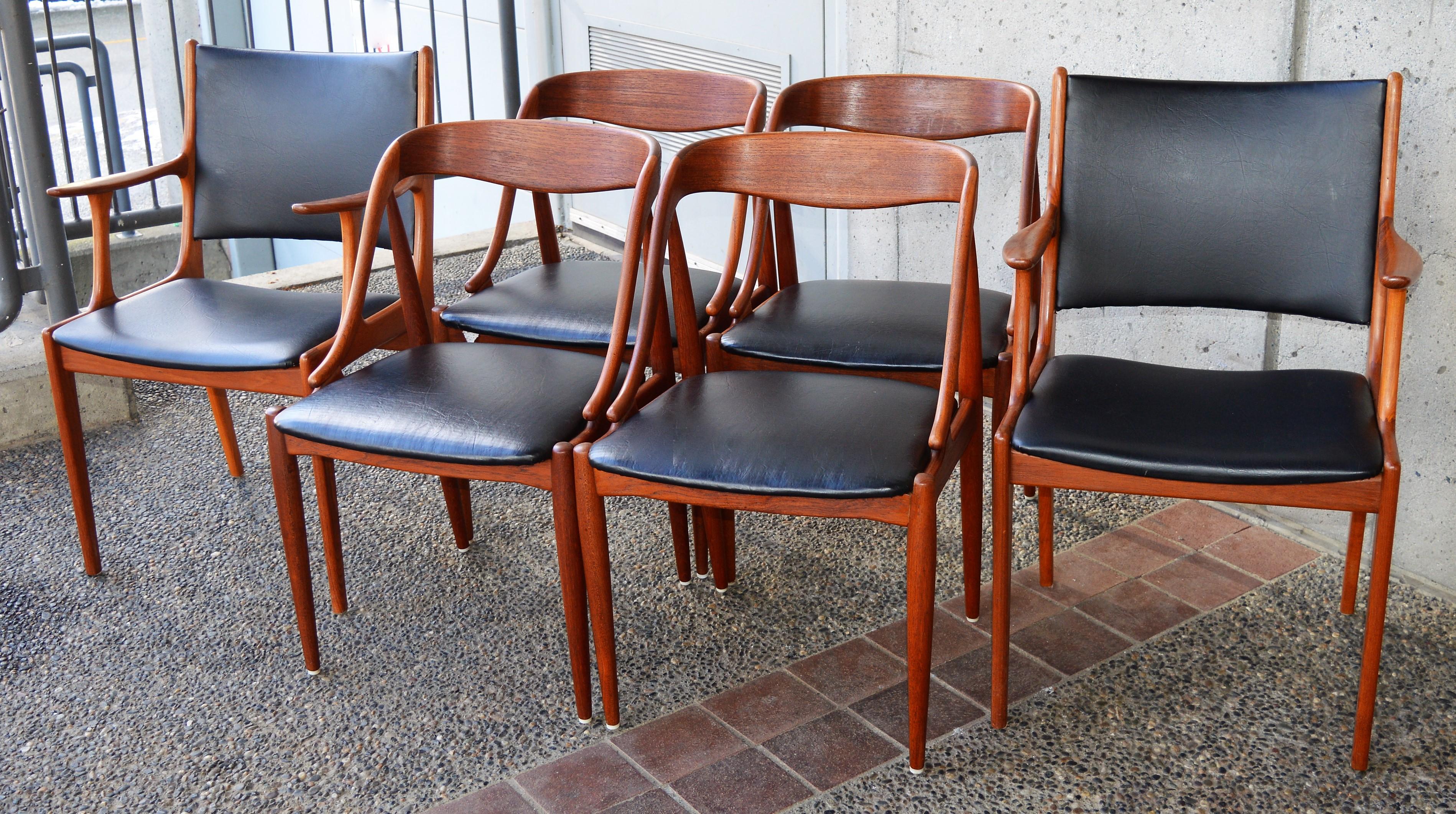 Johannes Andersen Set of 6 Danish Teak Dining Chairs with 2 Head or Armchairs 4