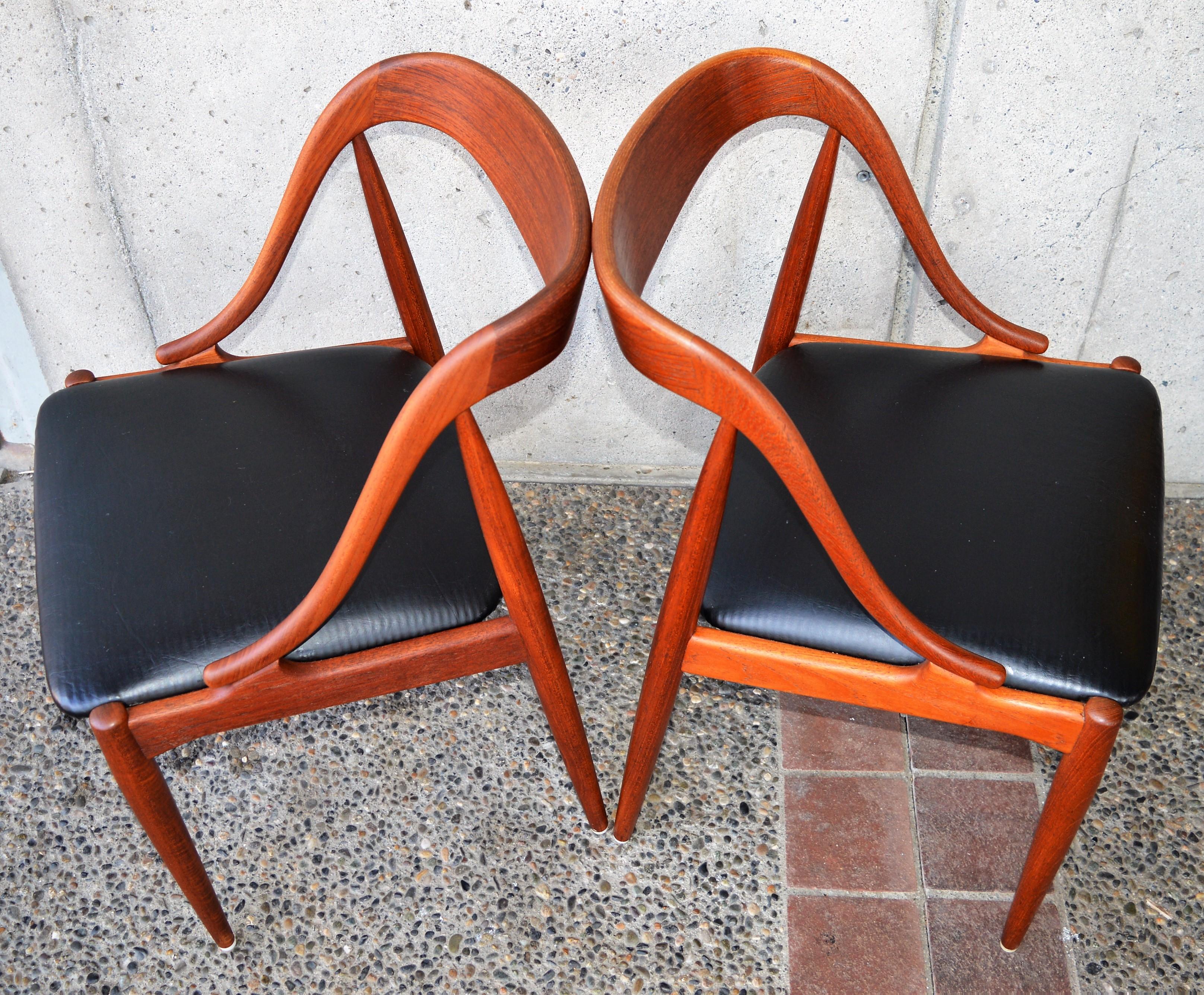 Johannes Andersen Set of 6 Danish Teak Dining Chairs with 2 Head or Armchairs 7