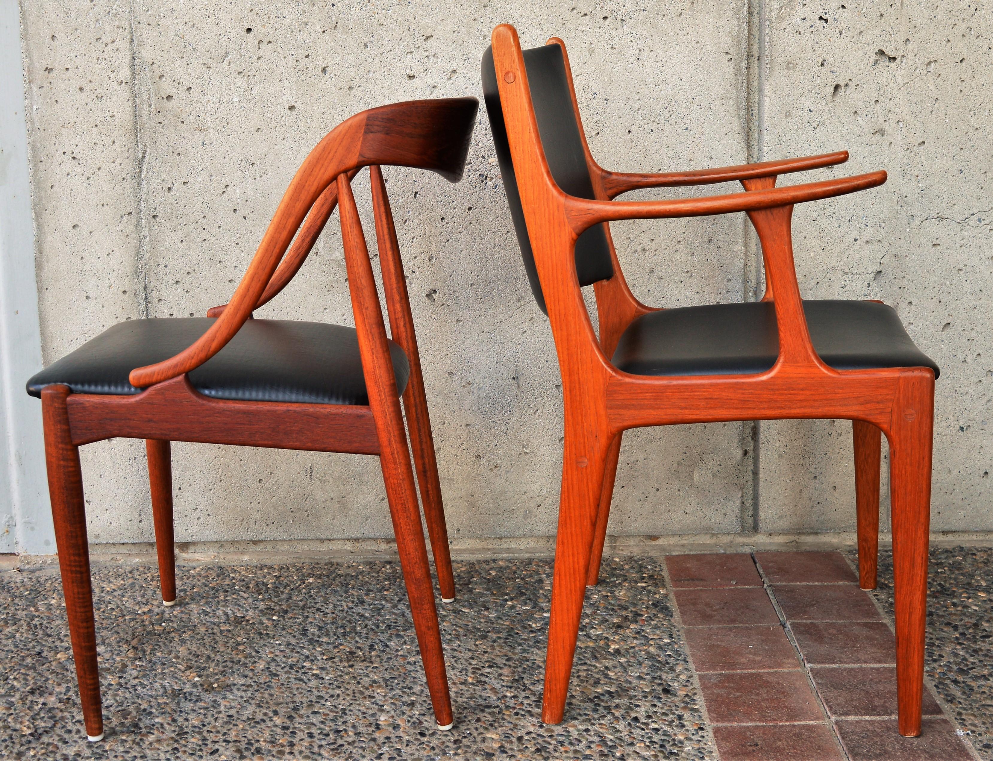 Johannes Andersen Set of 6 Danish Teak Dining Chairs with 2 Head or Armchairs 10